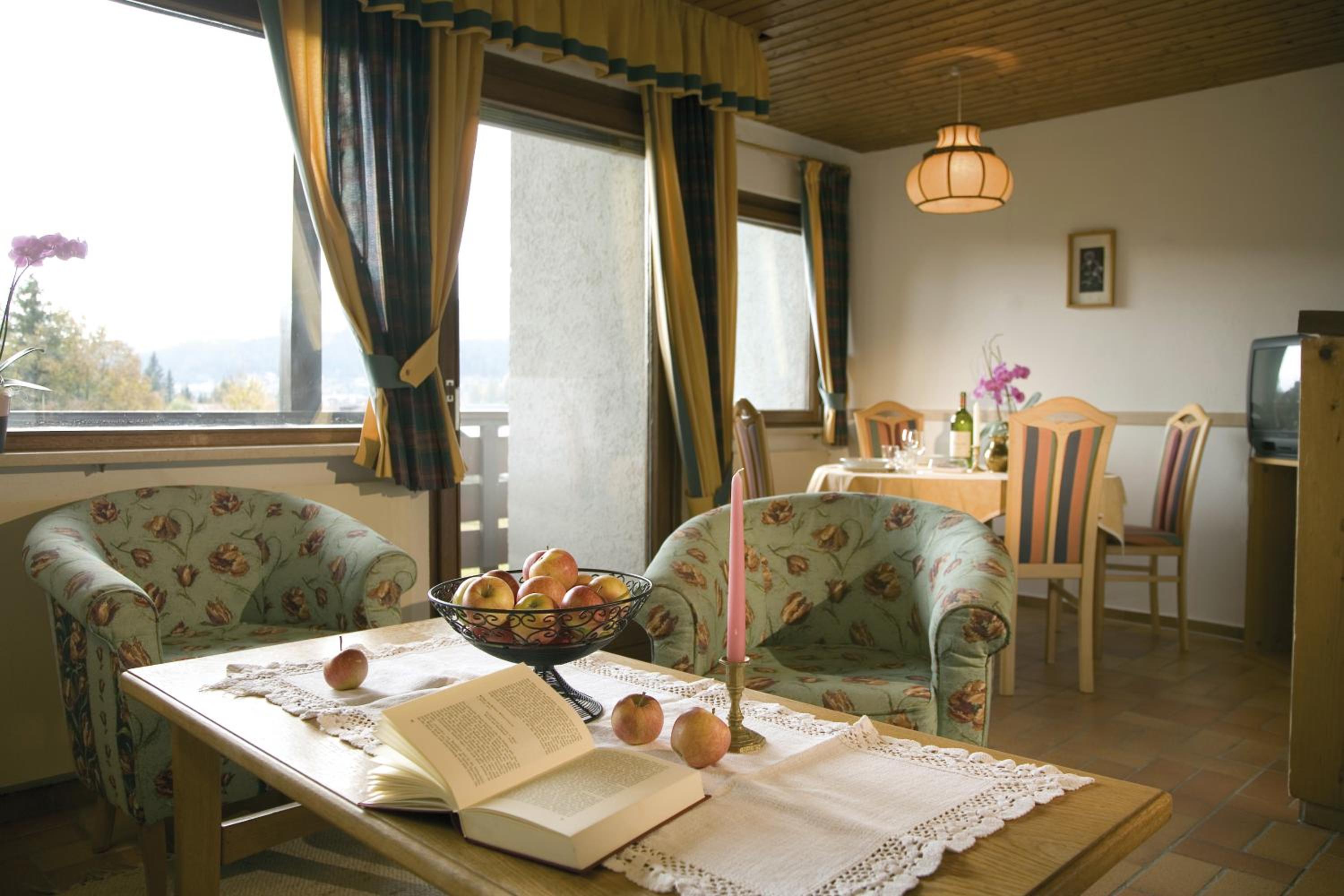 One-Bedroom Apartment with Balcony photo 1