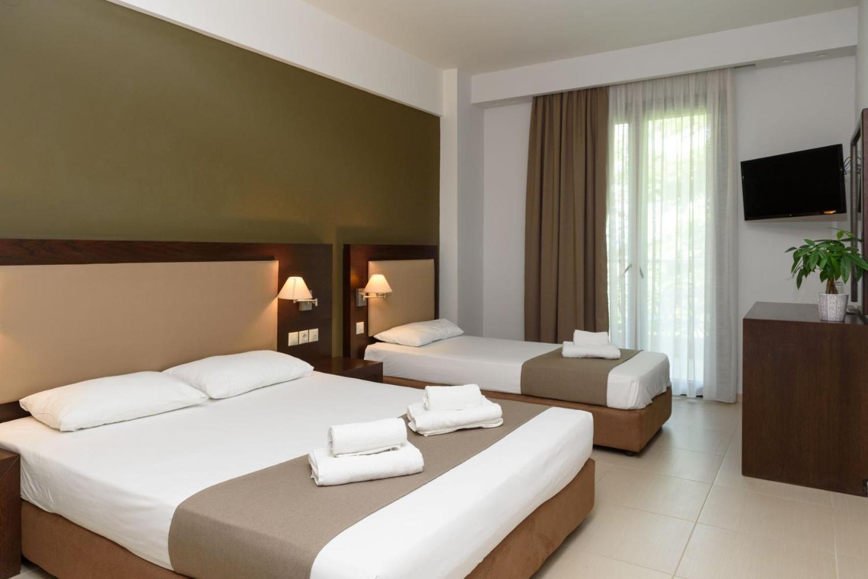 Triple Room with Mountain View