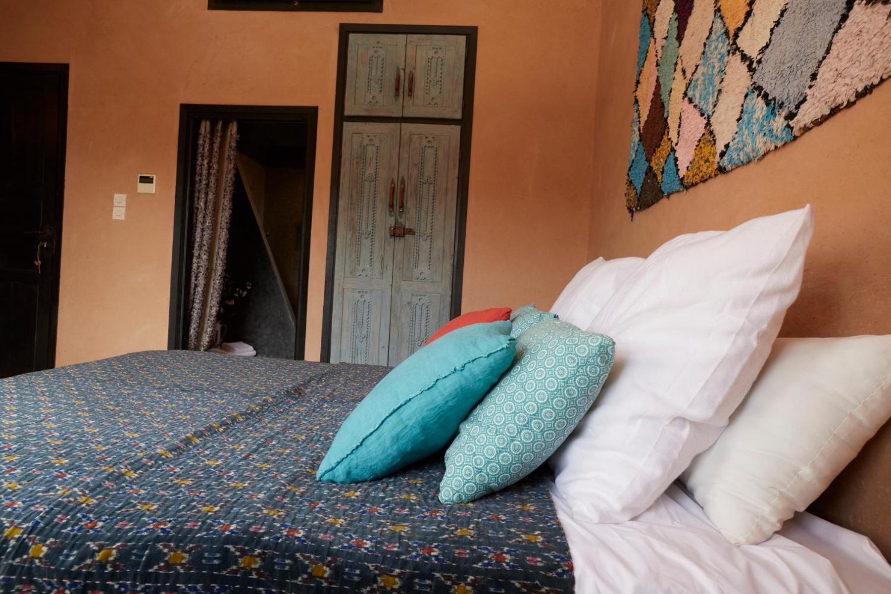 Suite with Mountain View - Photo 8