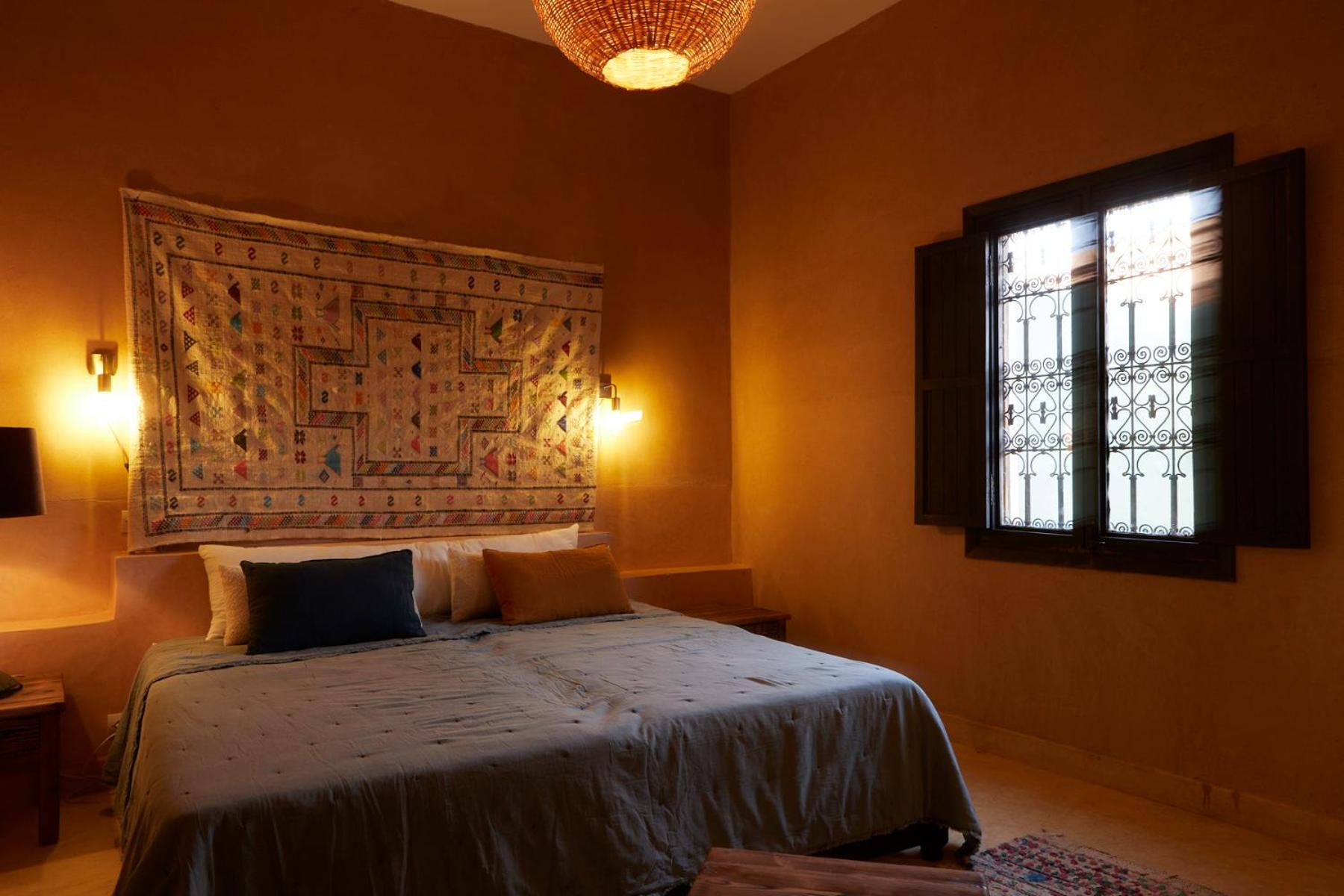 Suite - Photo 22