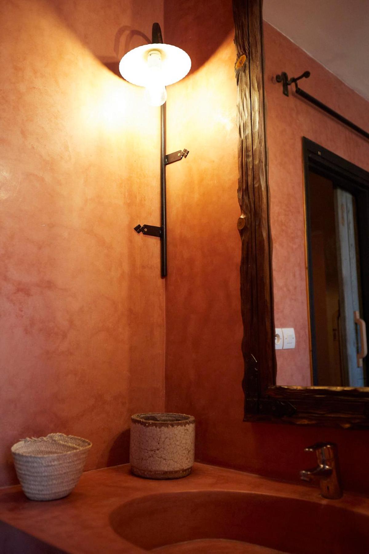 Suite - Photo 11