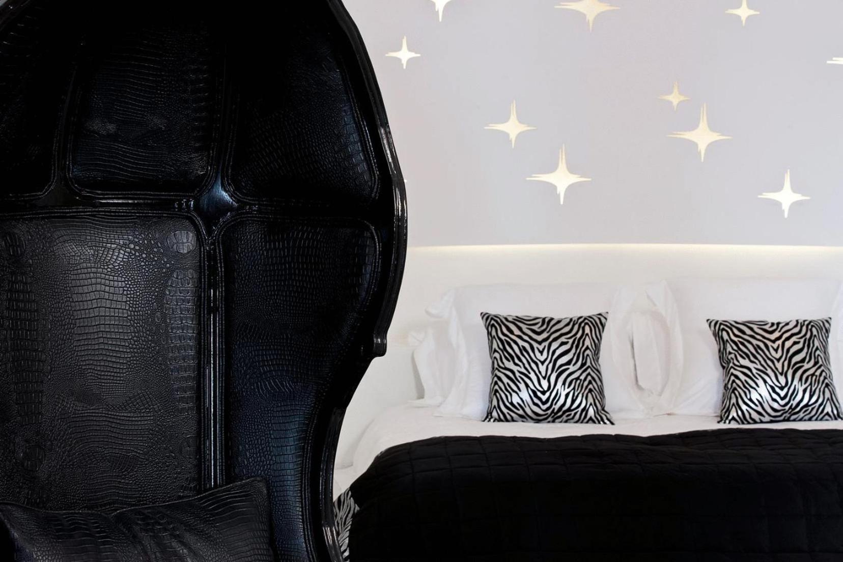 Astrophelia Suite with Hot Tub and Caldera View