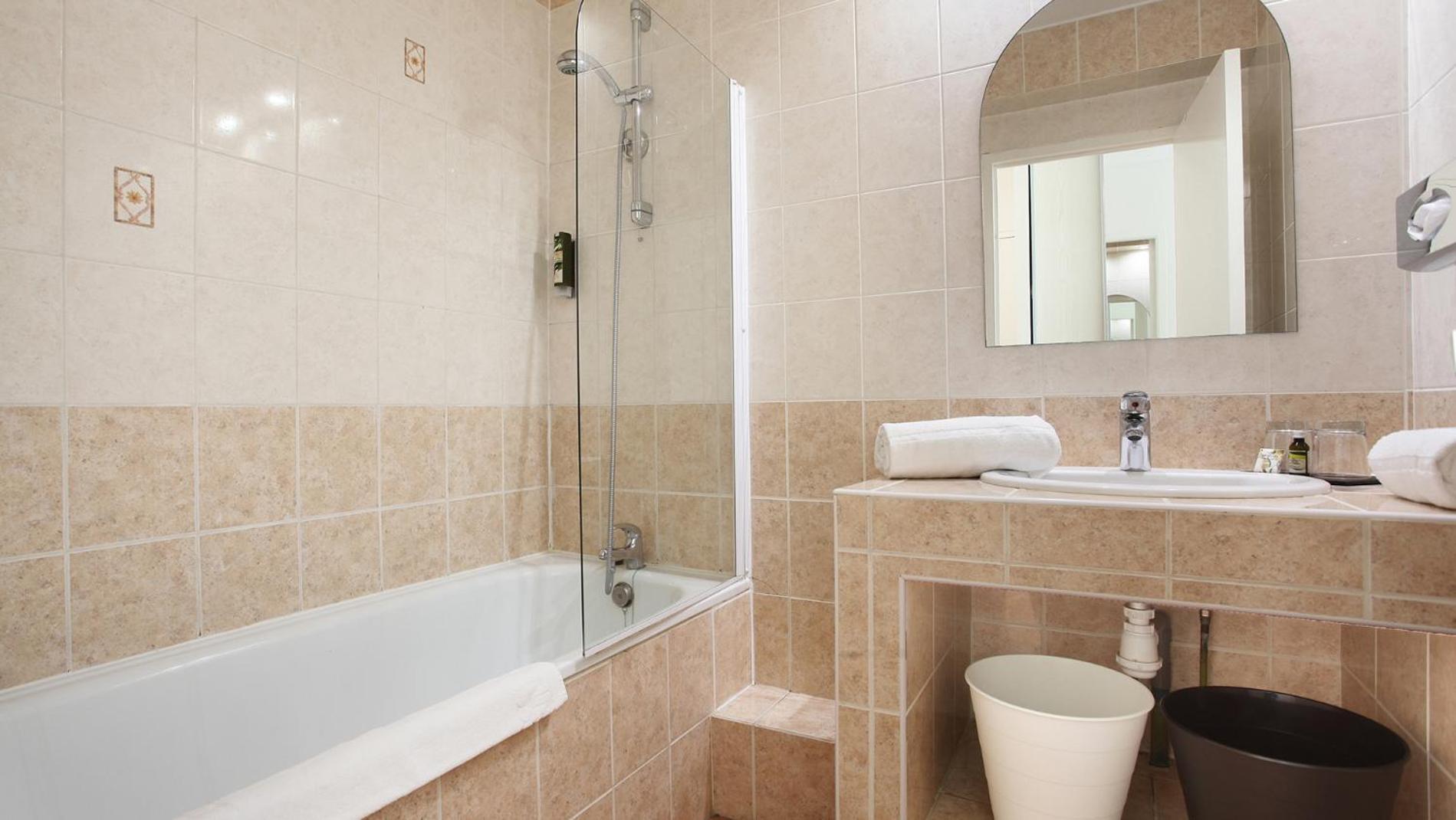 Classic Triple Room - Photo 3