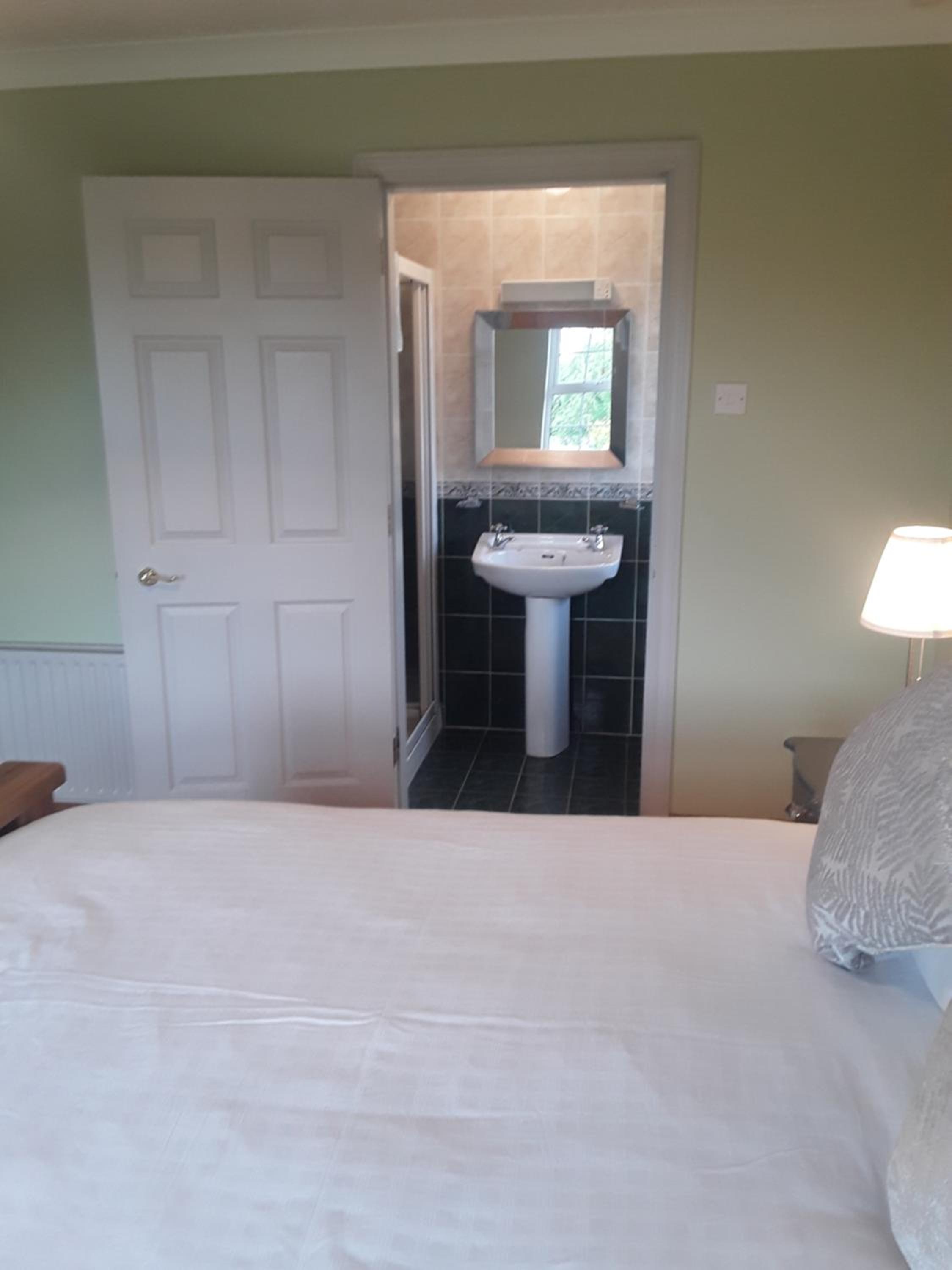 Double Room - Photo 3