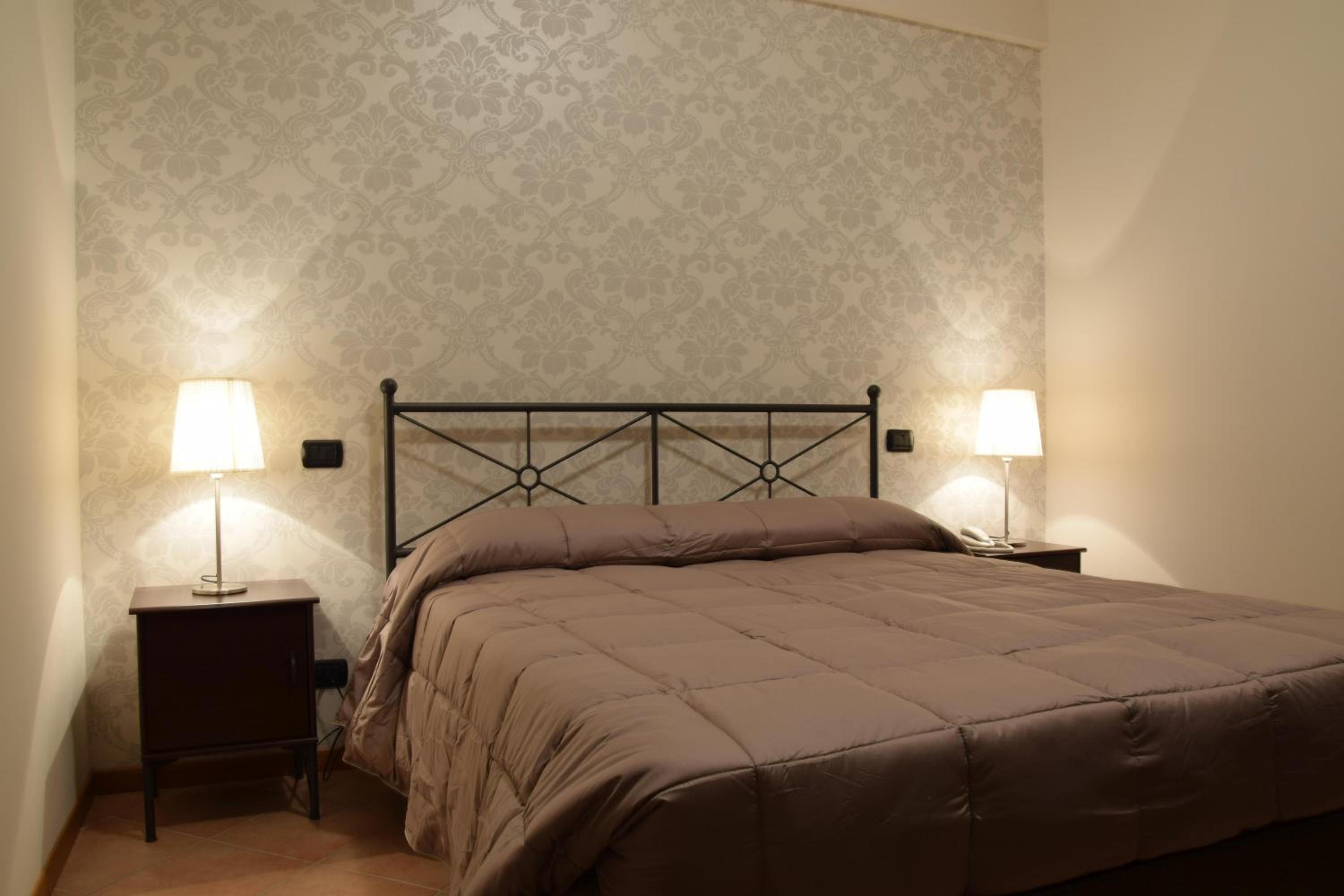 Double Room with Private Bathroom photo 1