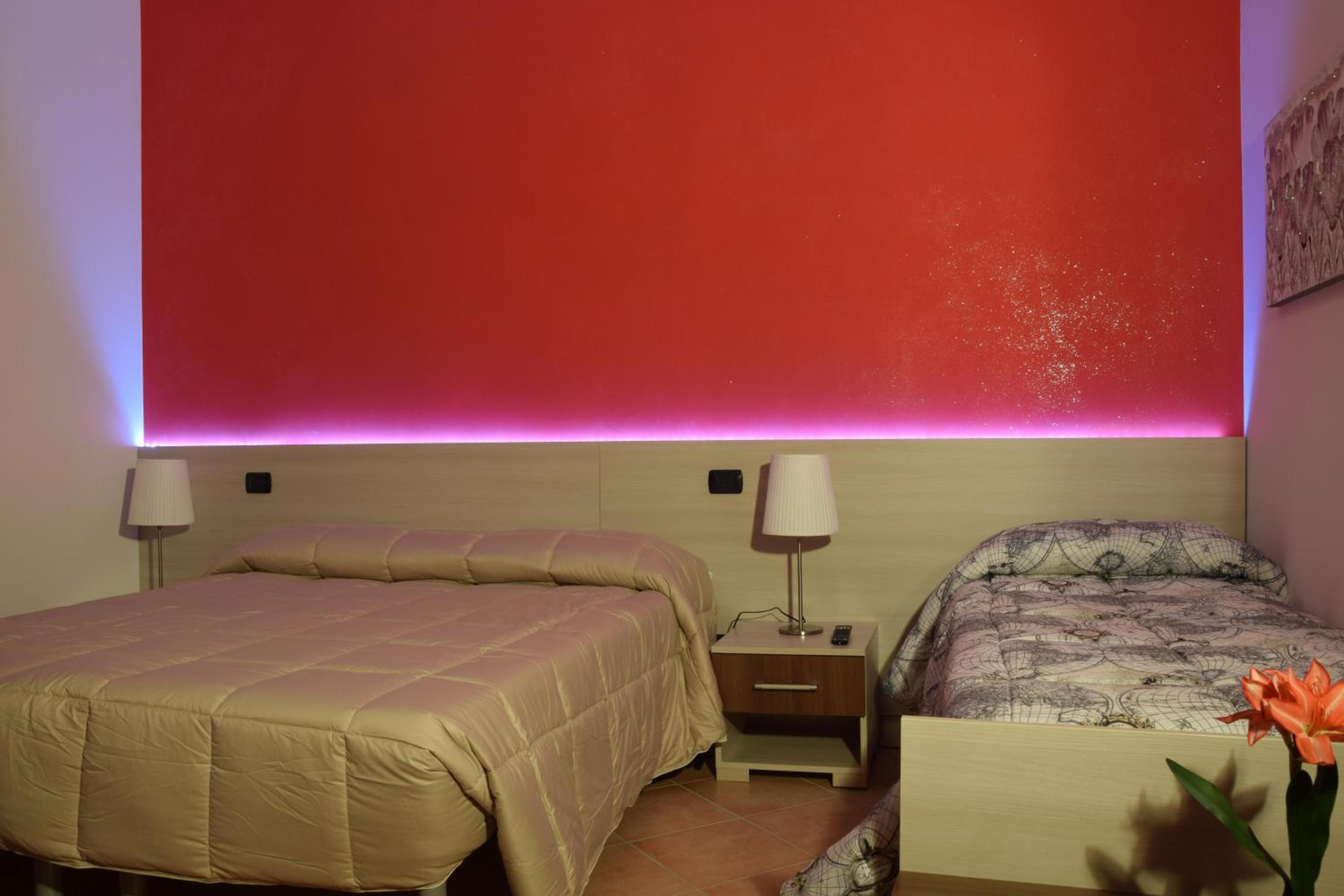 Deluxe Double Room (2 Adults + 1 Child) photo 3