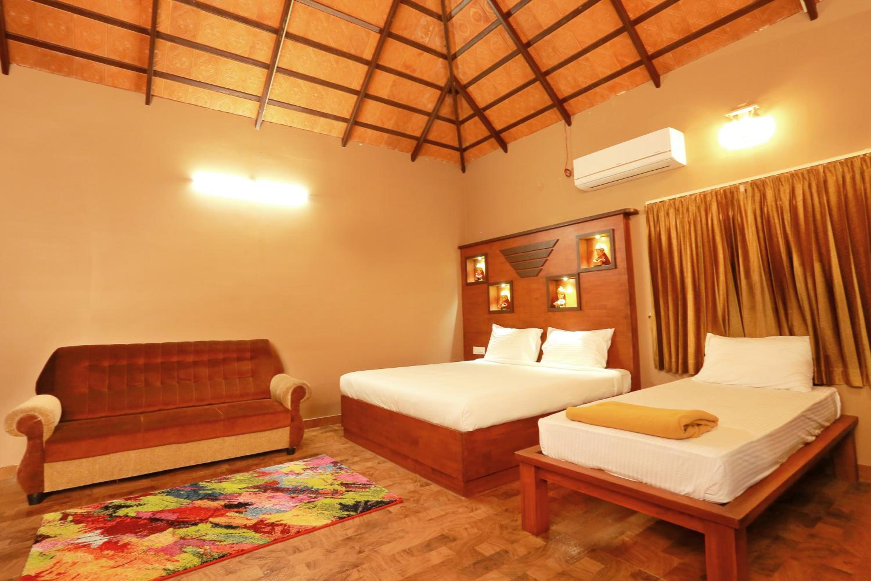 Double Room with Pool View - Photo 1