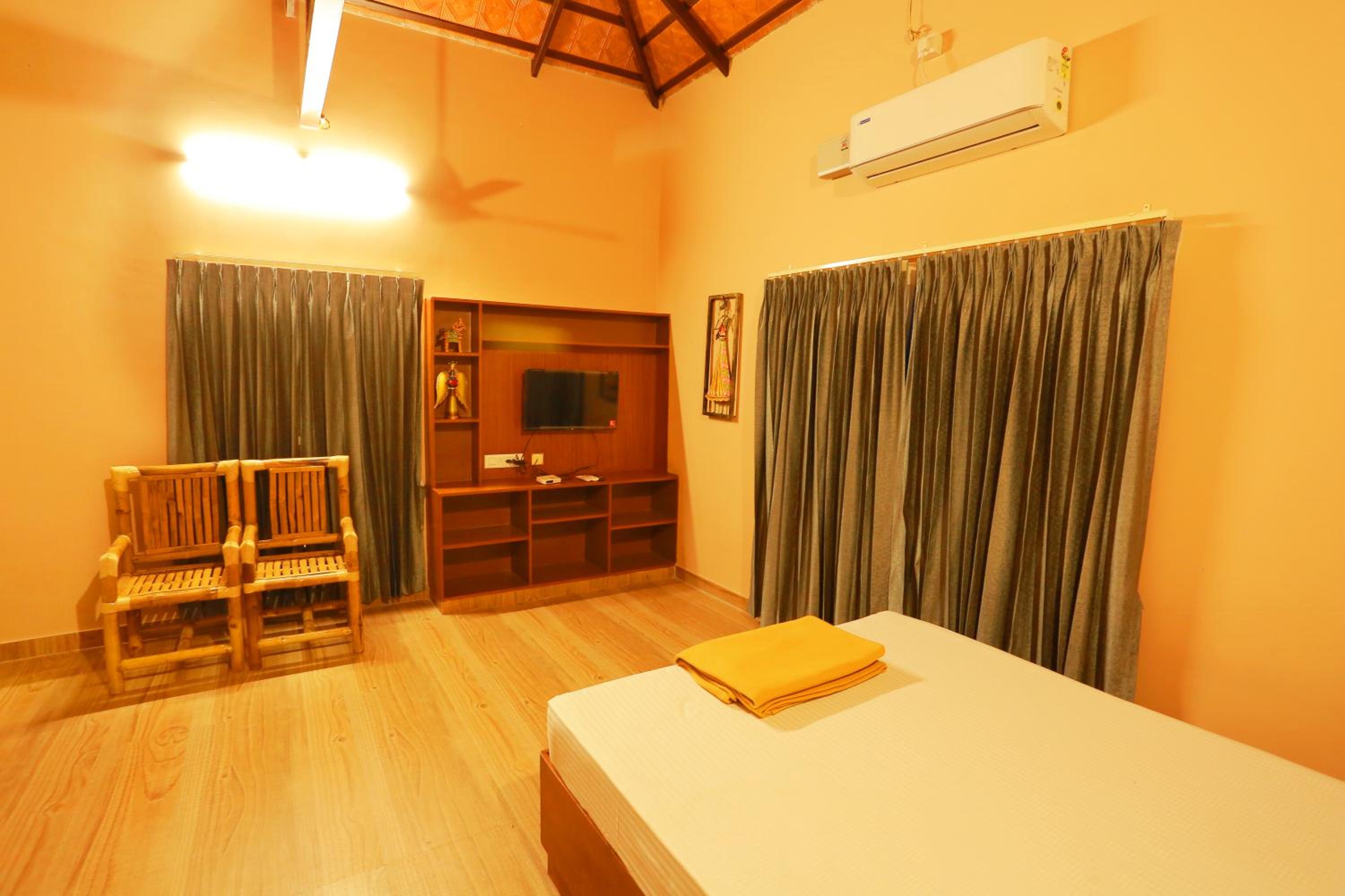 Suite with Garden View