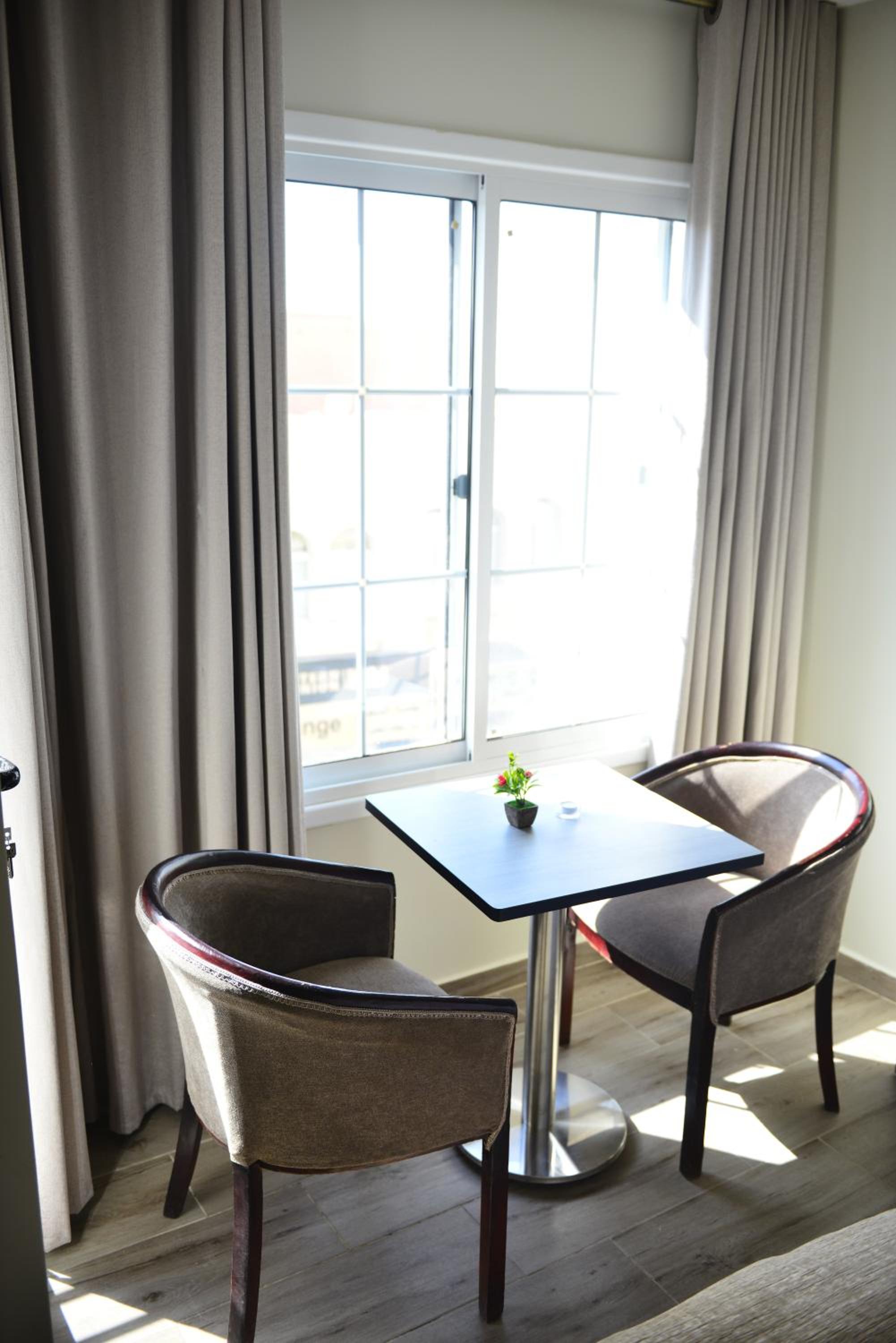 Deluxe Double Room - Photo 12