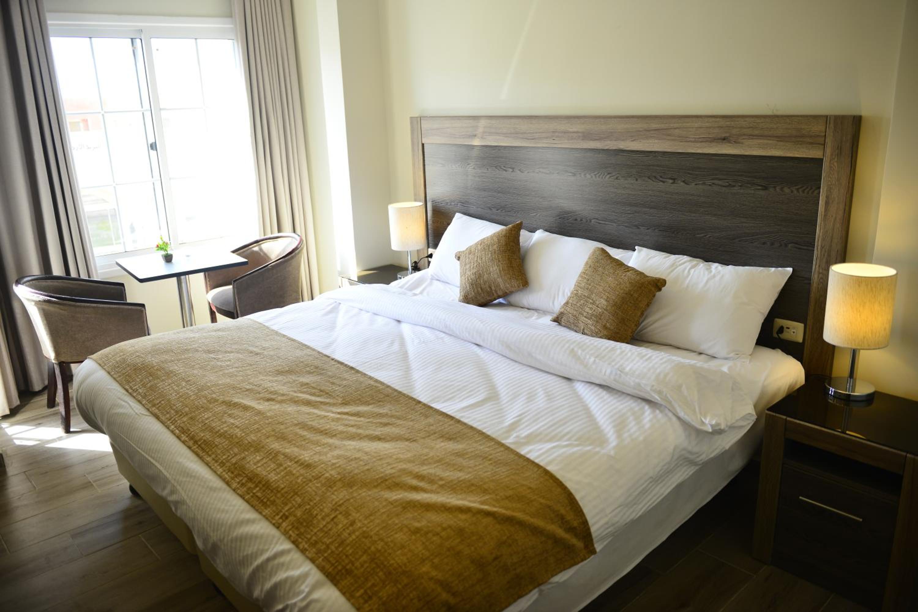 Deluxe Double Room - Photo 25