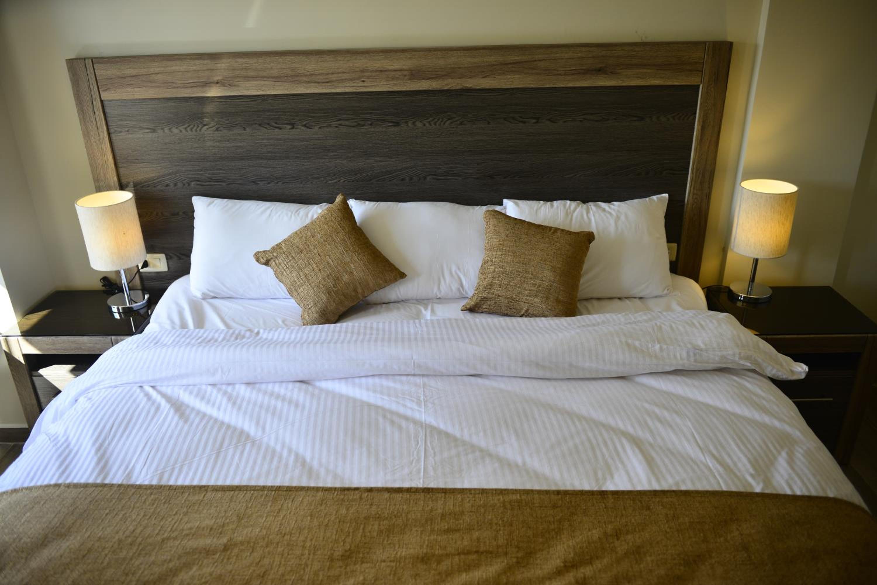 Deluxe Double Room - Photo 17