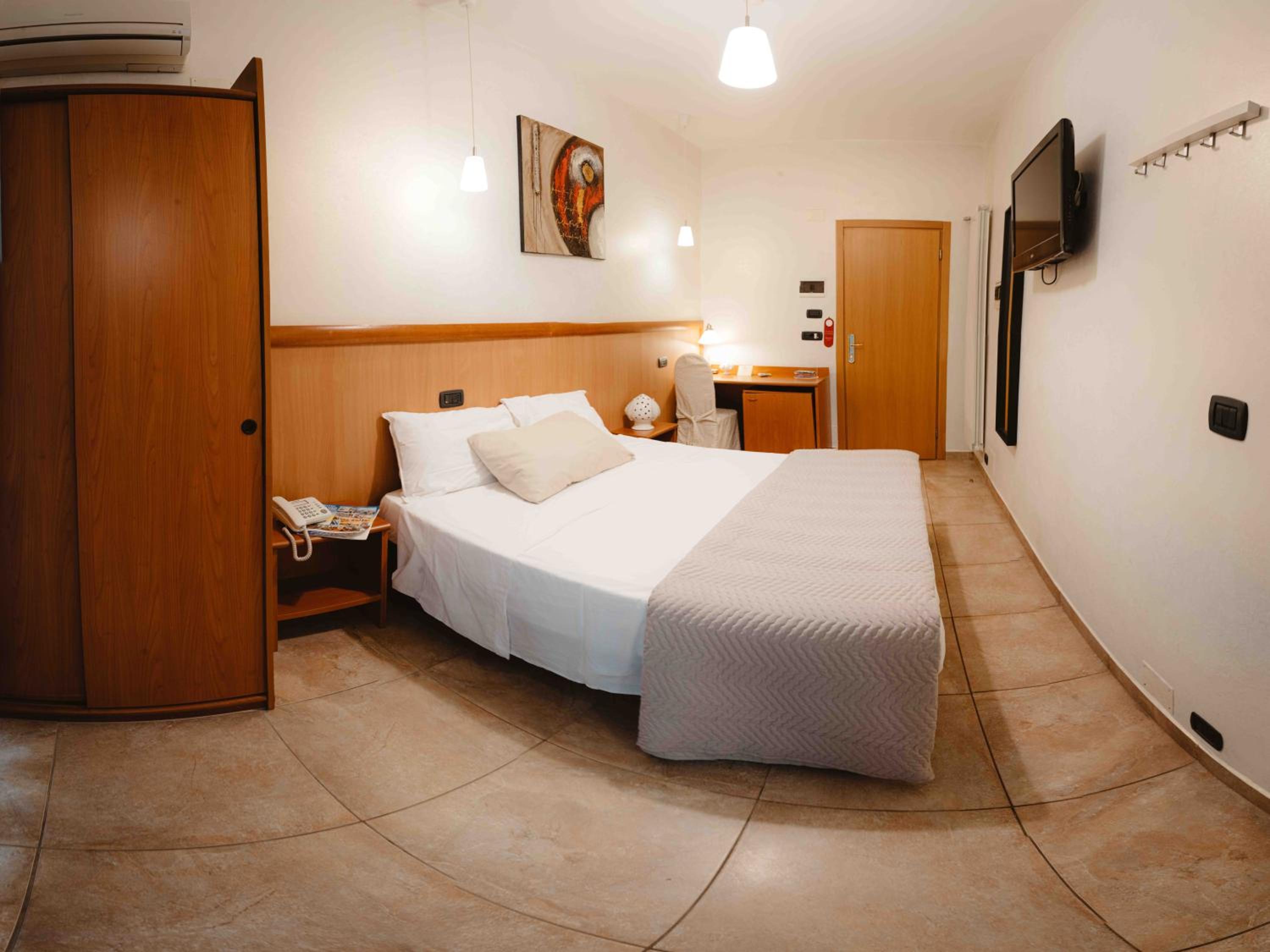 Economy Double or Twin Room - Photo 5