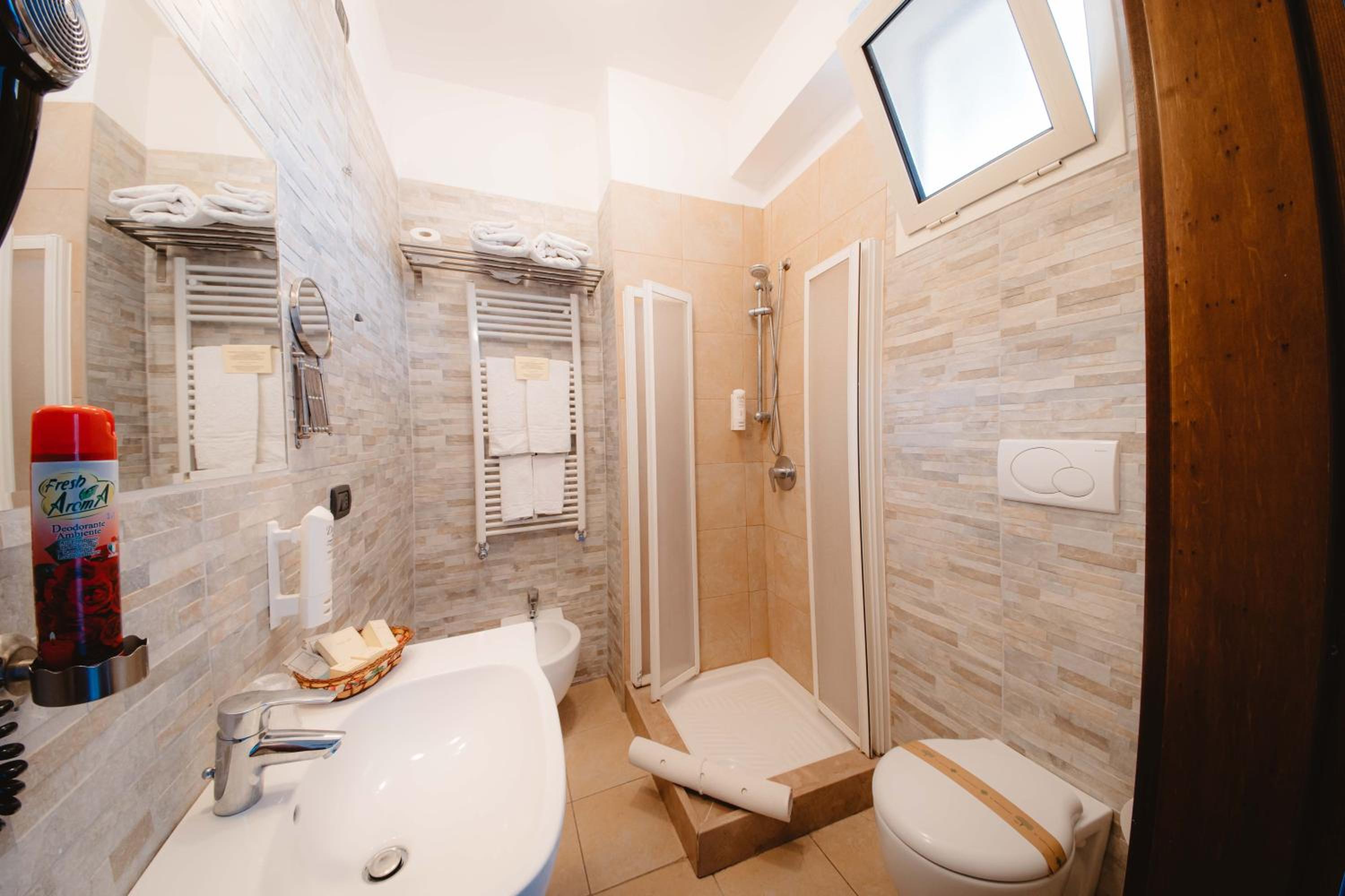 Economy Double or Twin Room - Photo 2