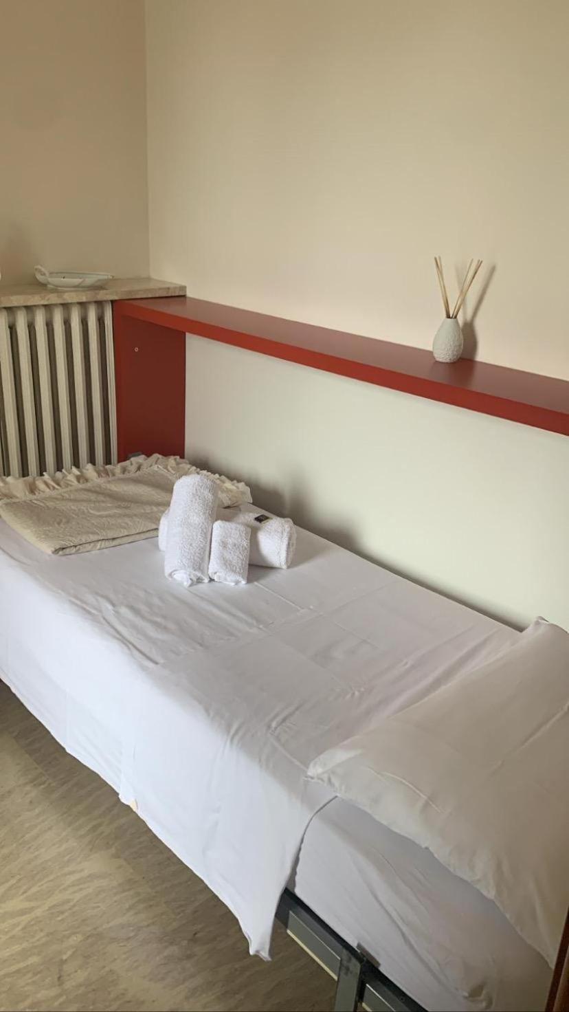 Twin Room with Private Bathroom photo 1