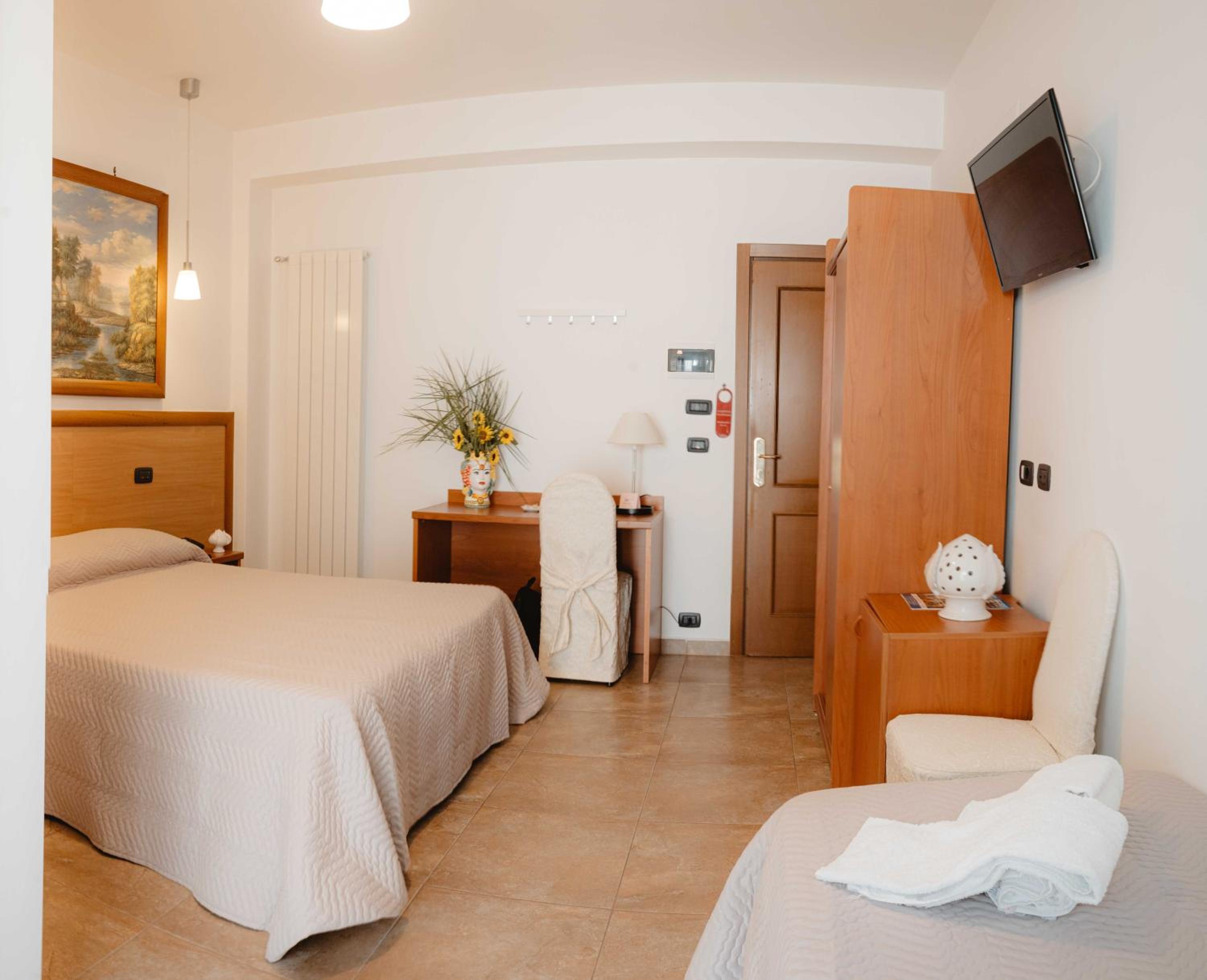 Triple Room - Photo 2