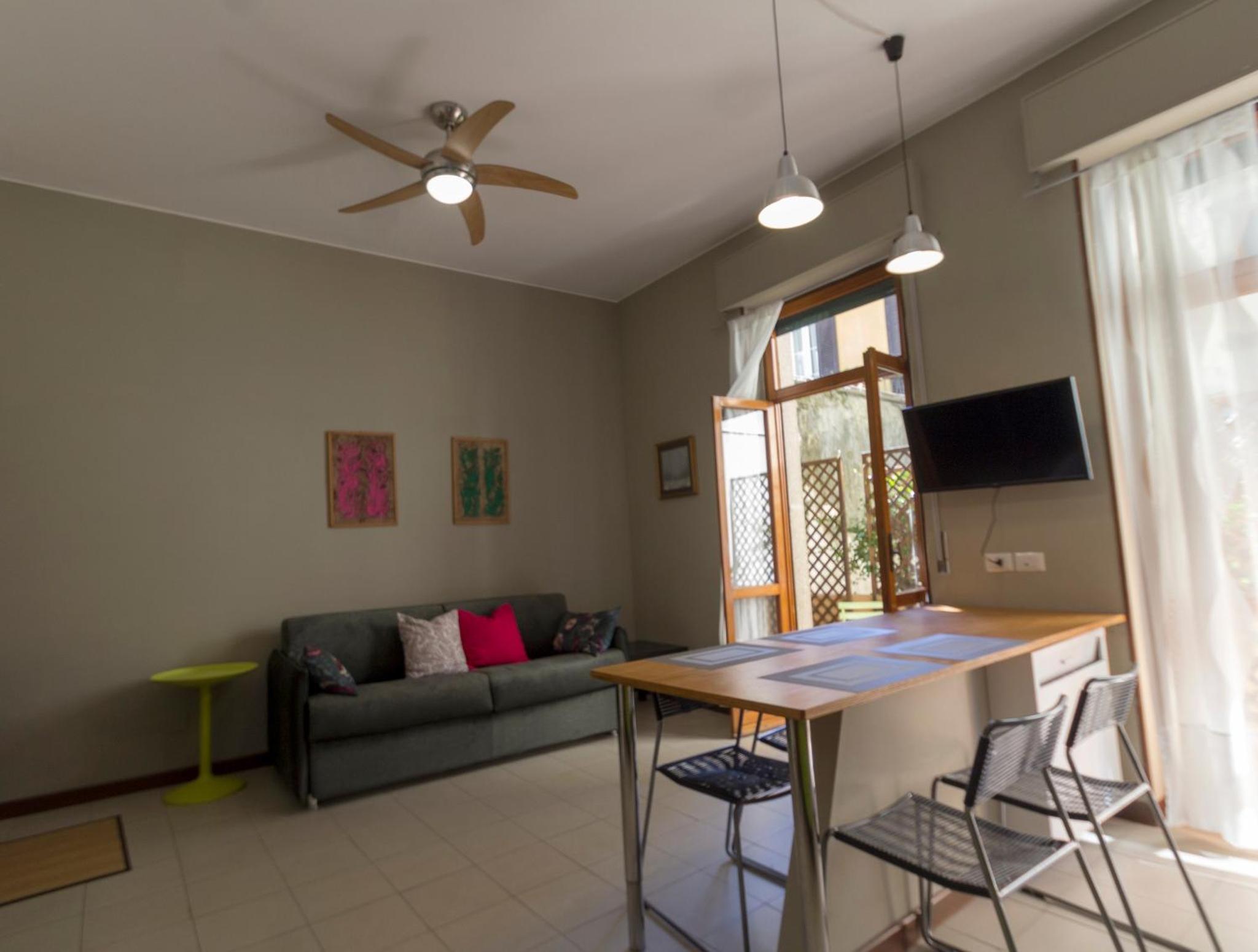 One-Bedroom Apartment