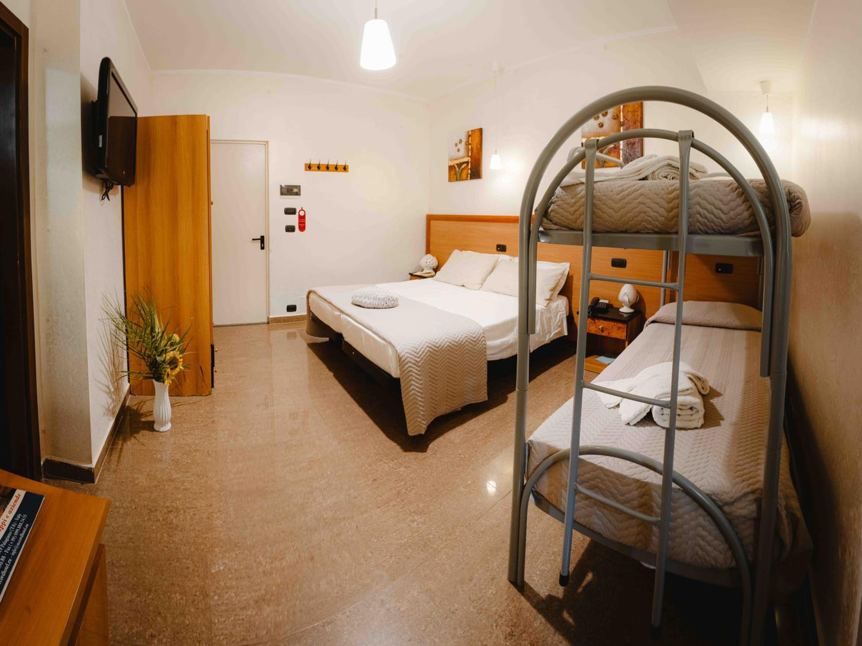 Comfort Quadruple Room - Photo 11