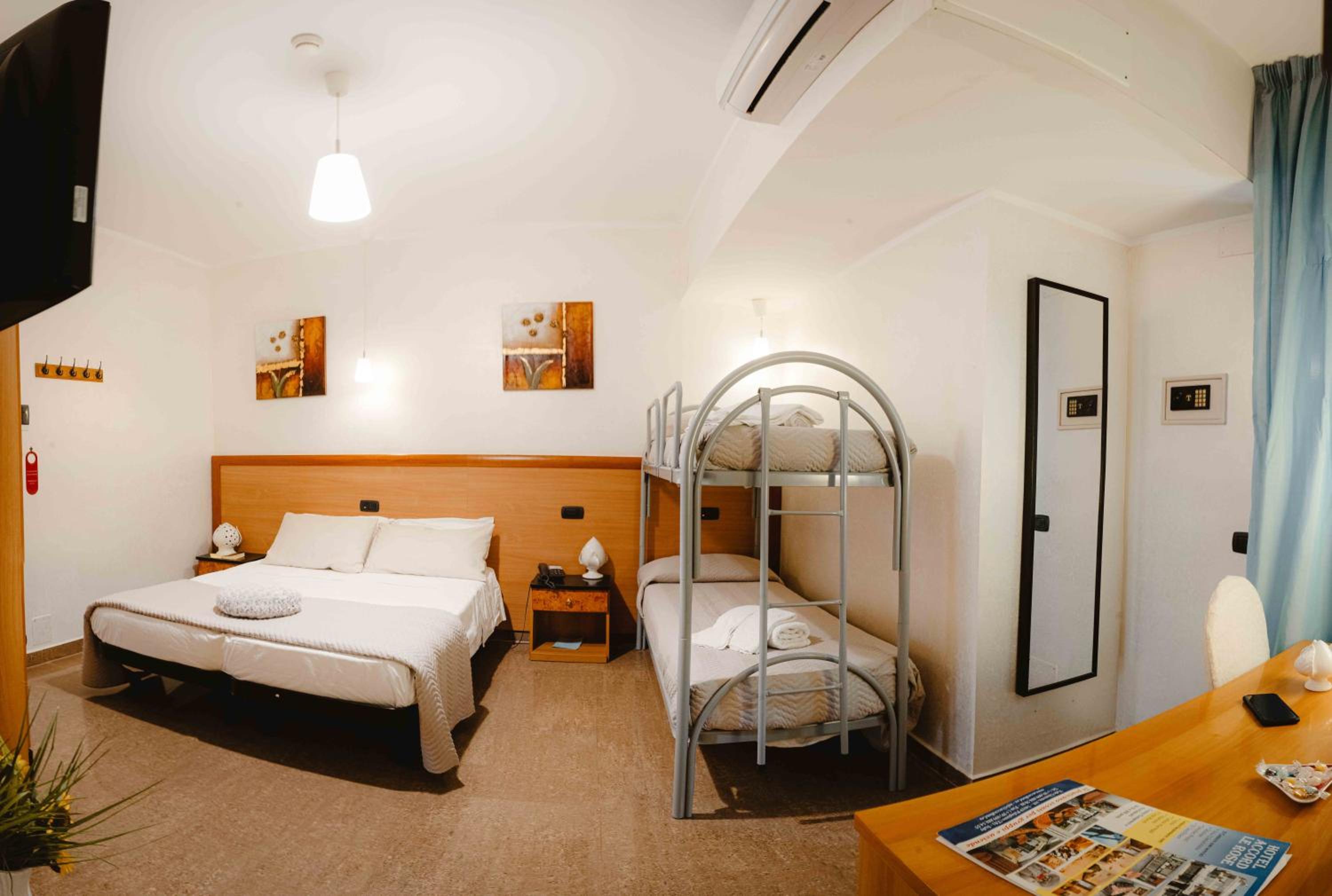 Comfort Quadruple Room - Photo 1