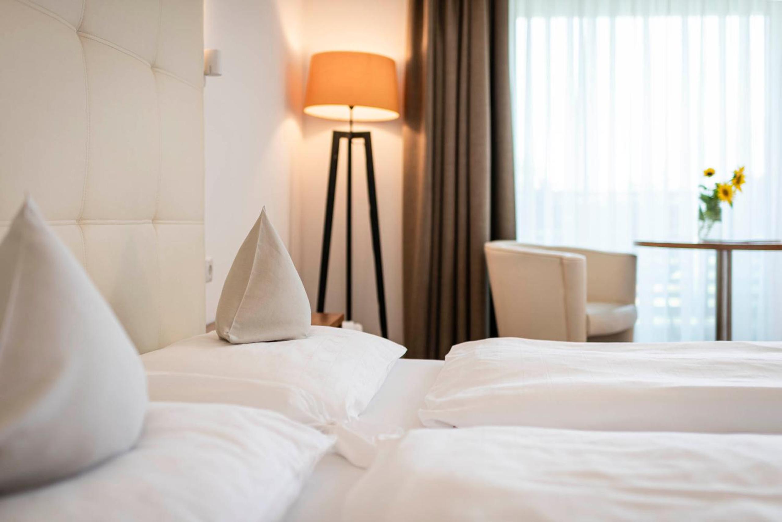 Junior Suite (2 Adults) - Photo 3