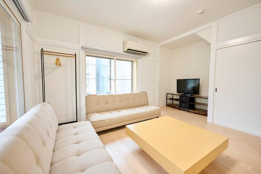One-Bedroom House photo 1