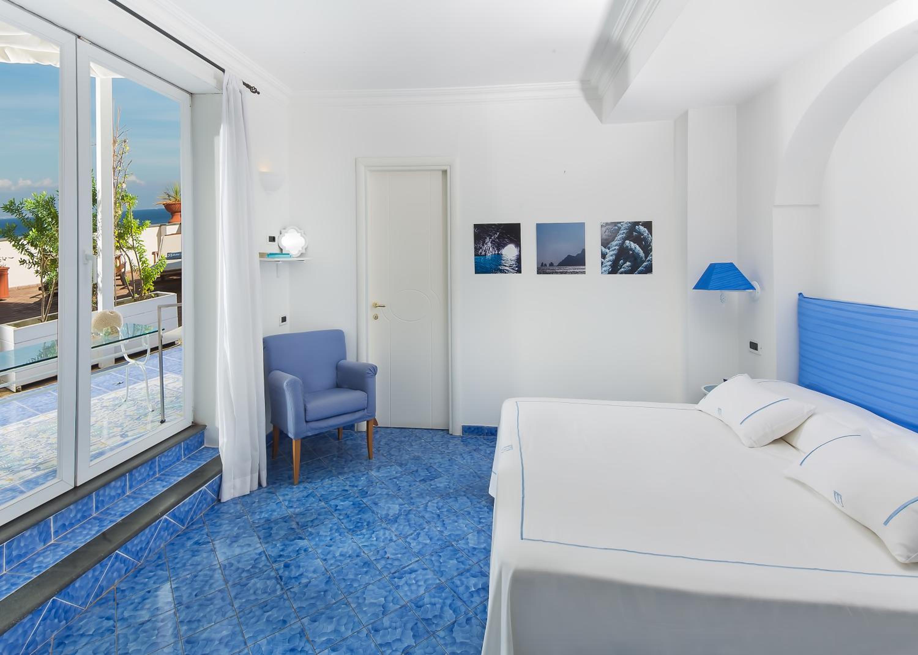 Attic Room with Private Solarium Terrace - Photo 8