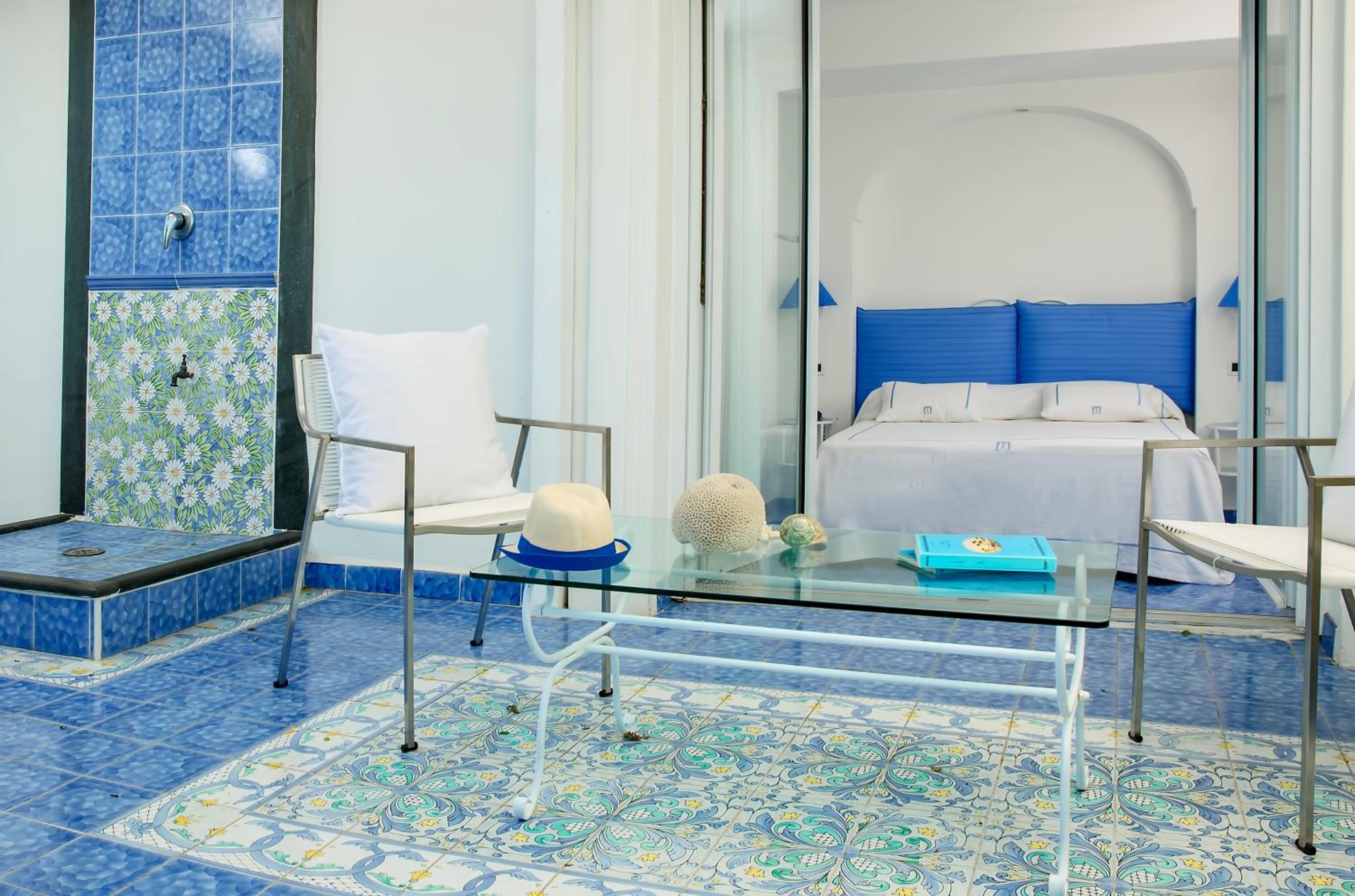 Attic Room with Private Solarium Terrace - Photo 10