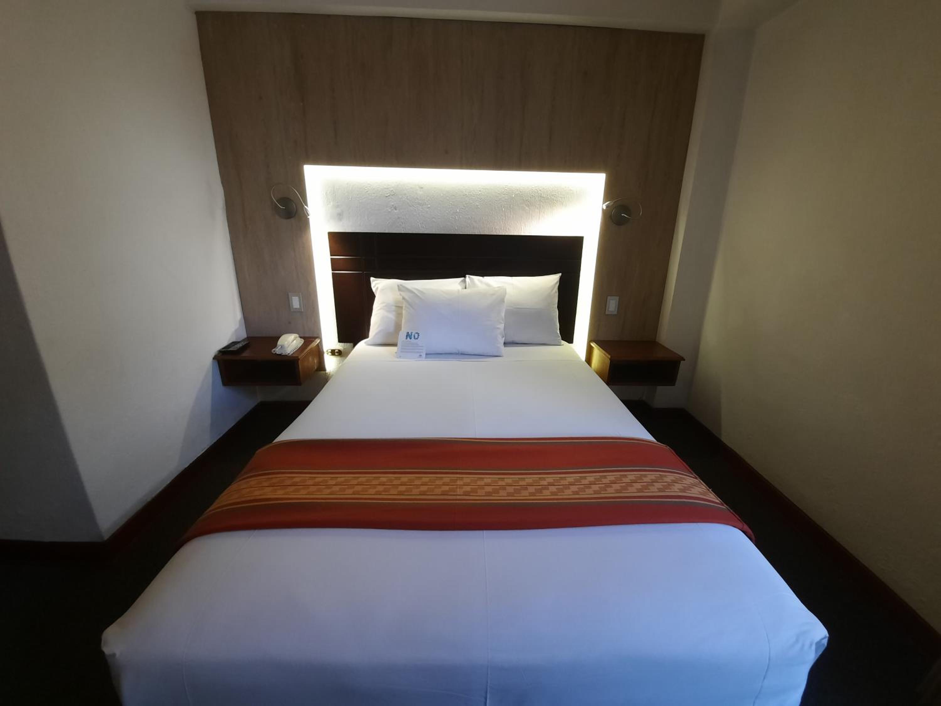 Standard Queen Room photo 3