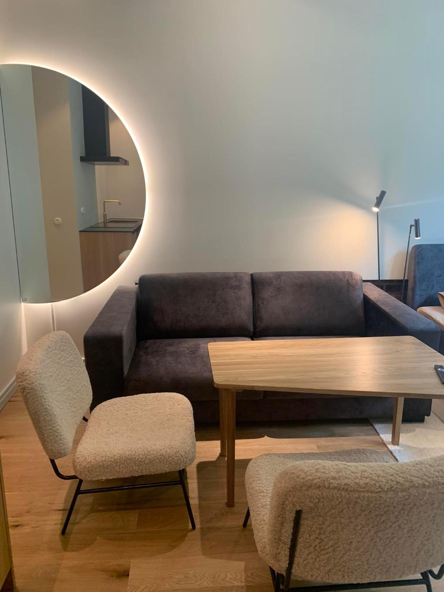 One-Bedroom Apartment - Photo 12