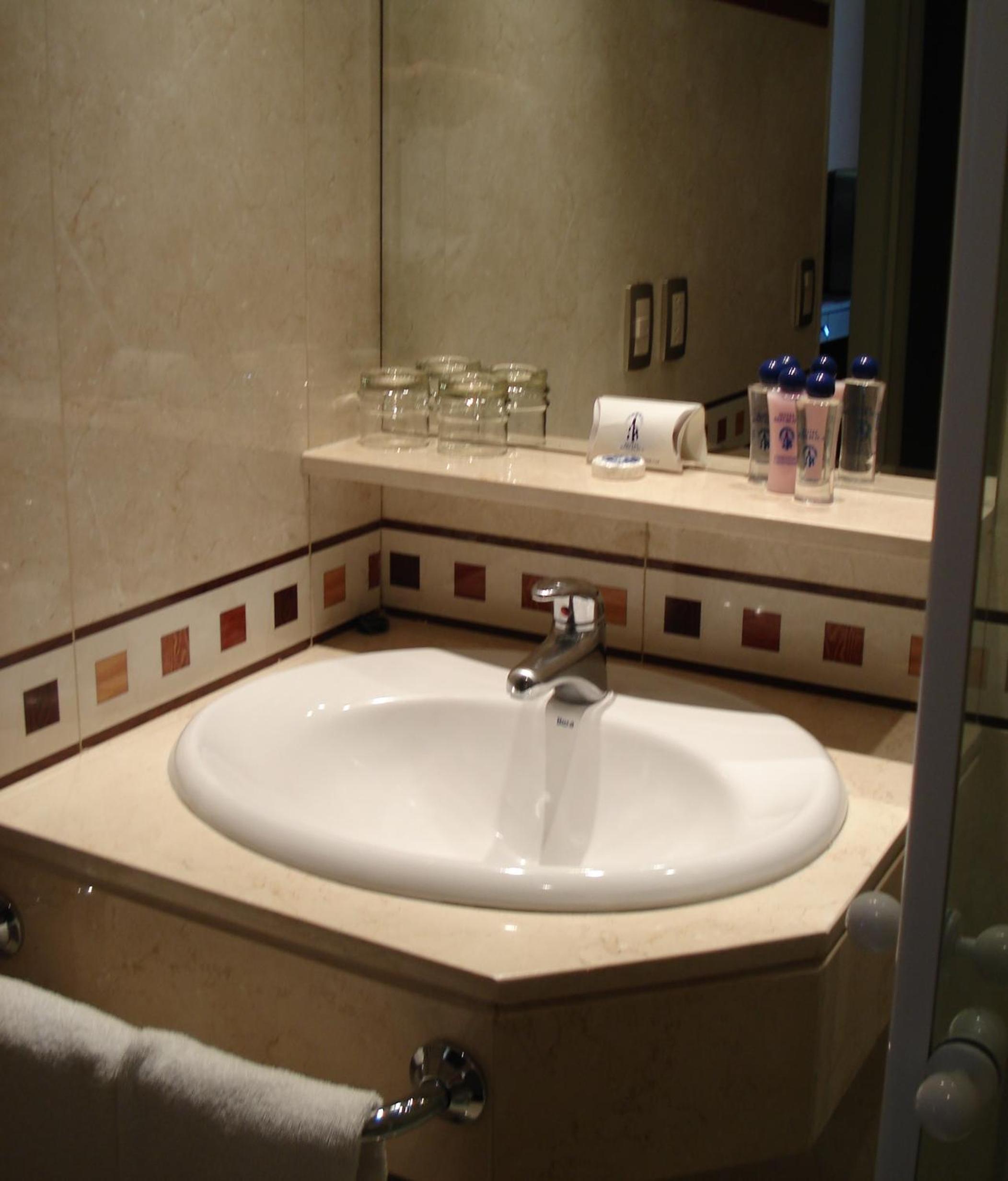 Standard Double or Twin Room photo 2