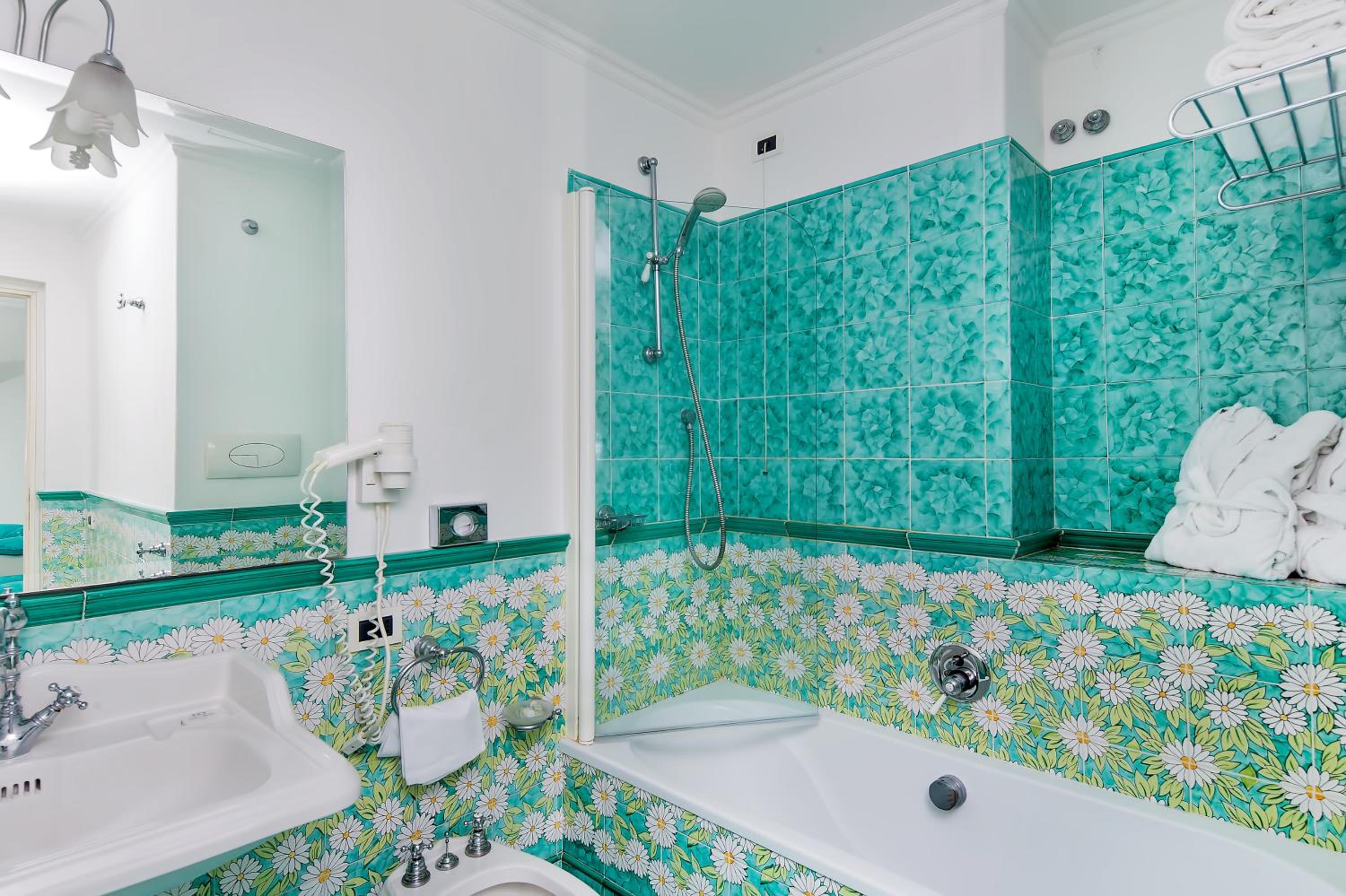 Classic Double Room with Internal View - Photo 3