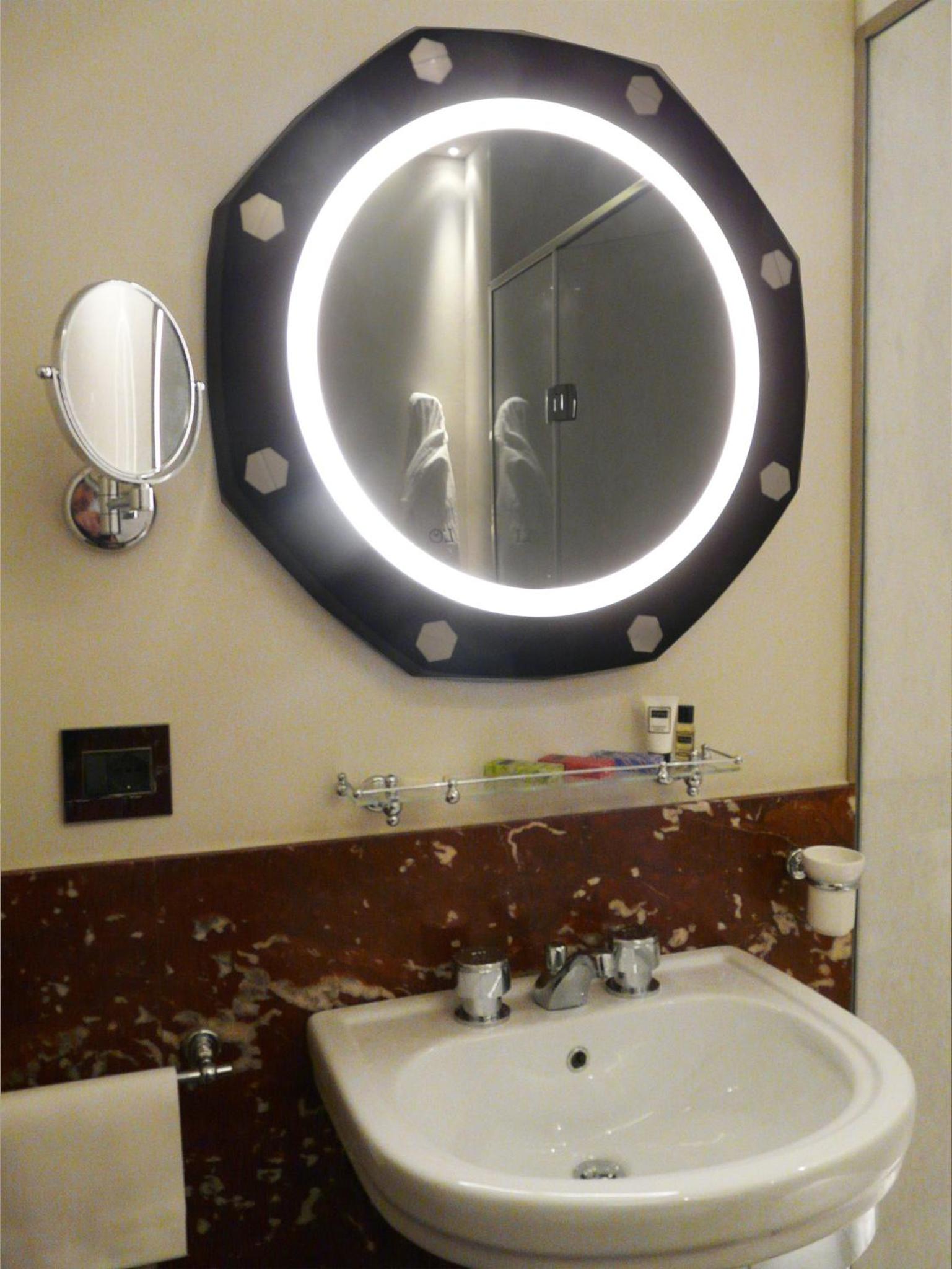 Deluxe Double Room with Canal View photo 3