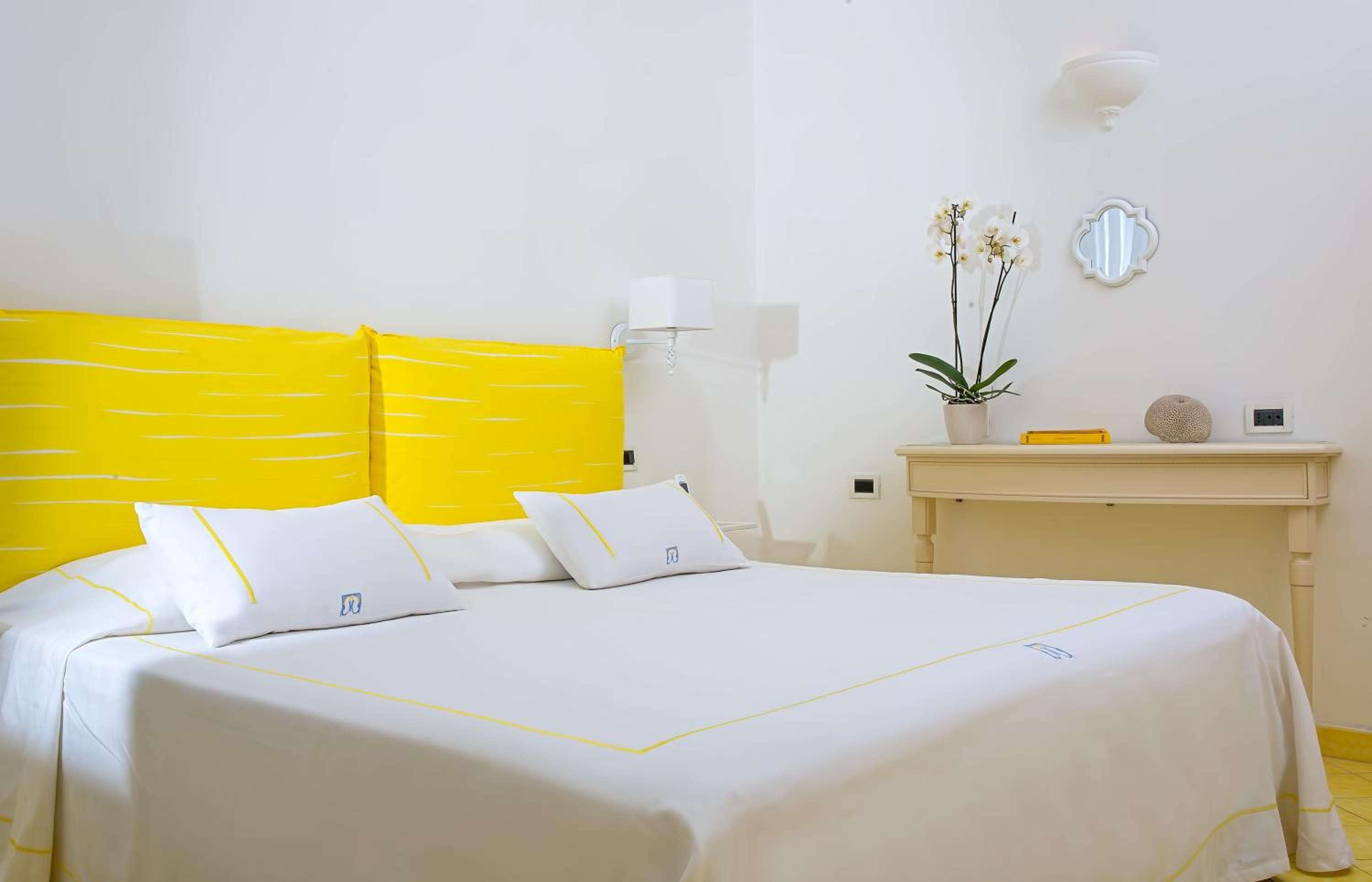 Standard double room with internal view - Photo 3
