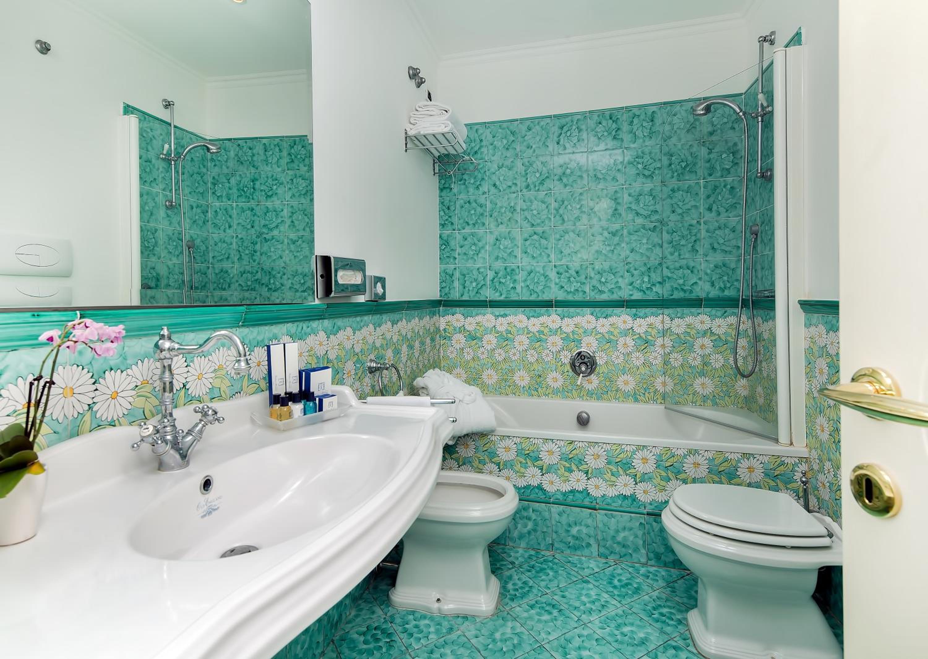 Superior Double Room with Sea View - Photo 8