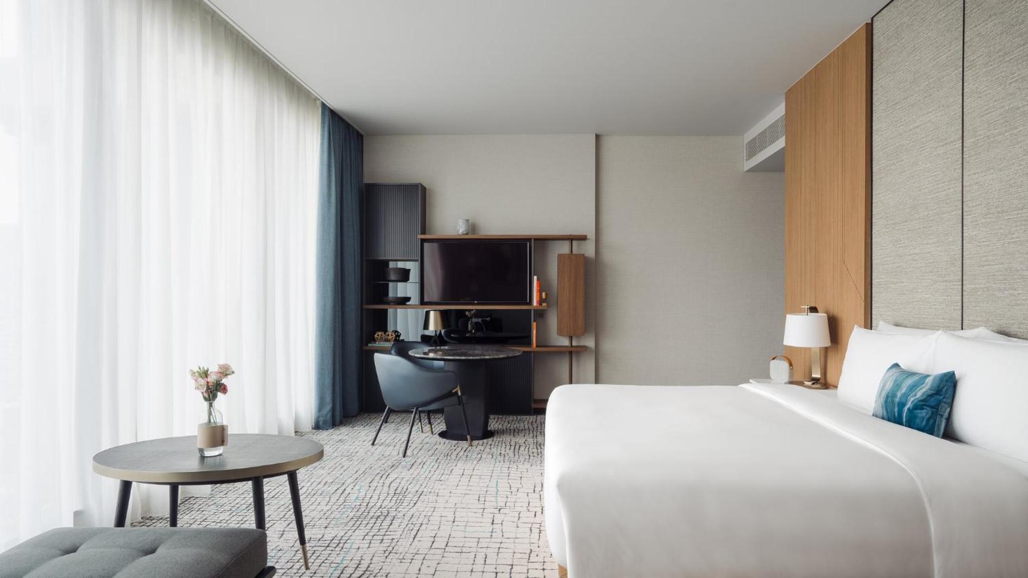 Essential King Room