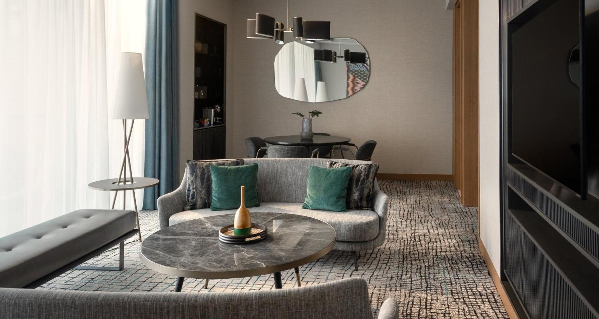 Kimpton Suite thumbnail 6