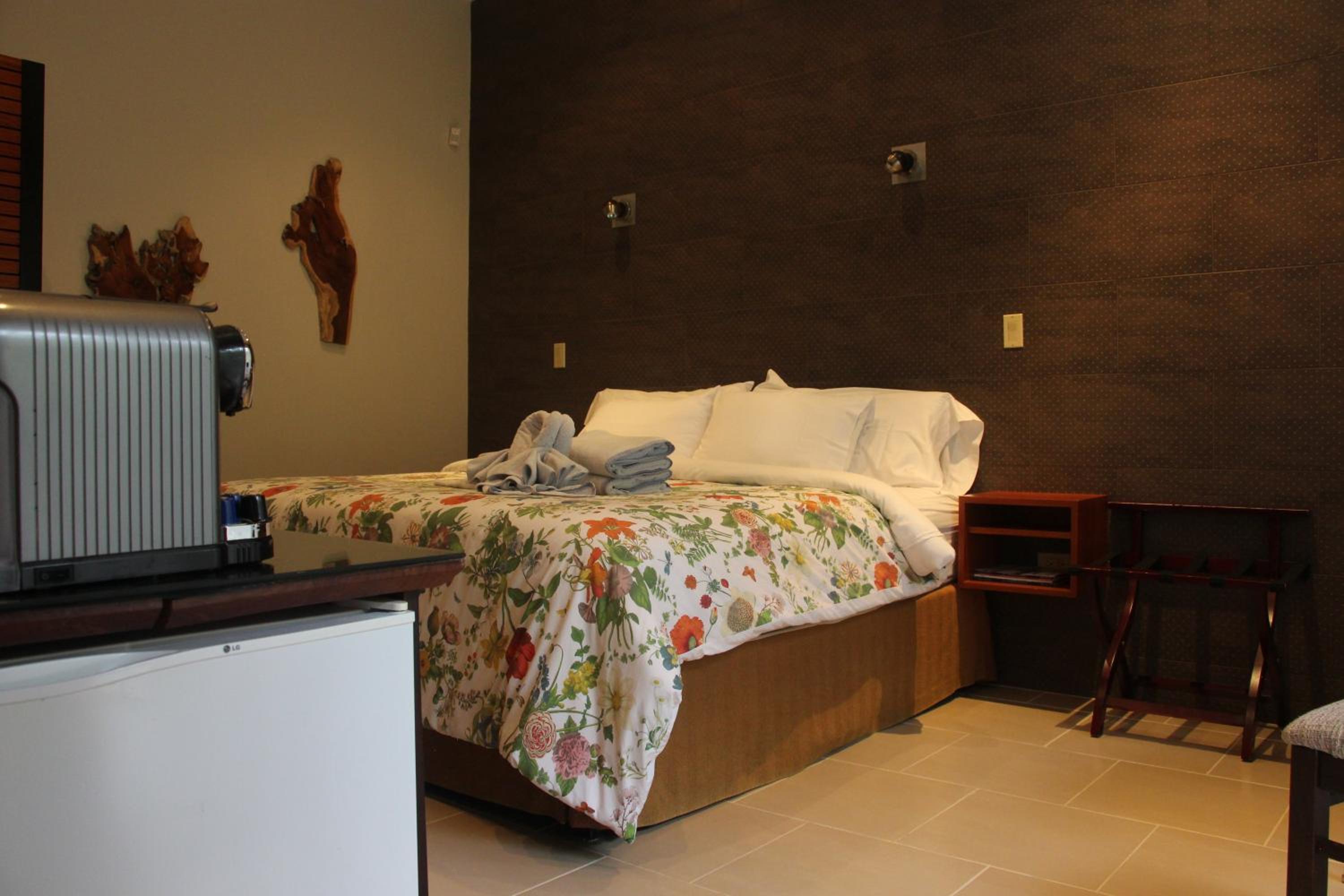 Deluxe King Room photo 3