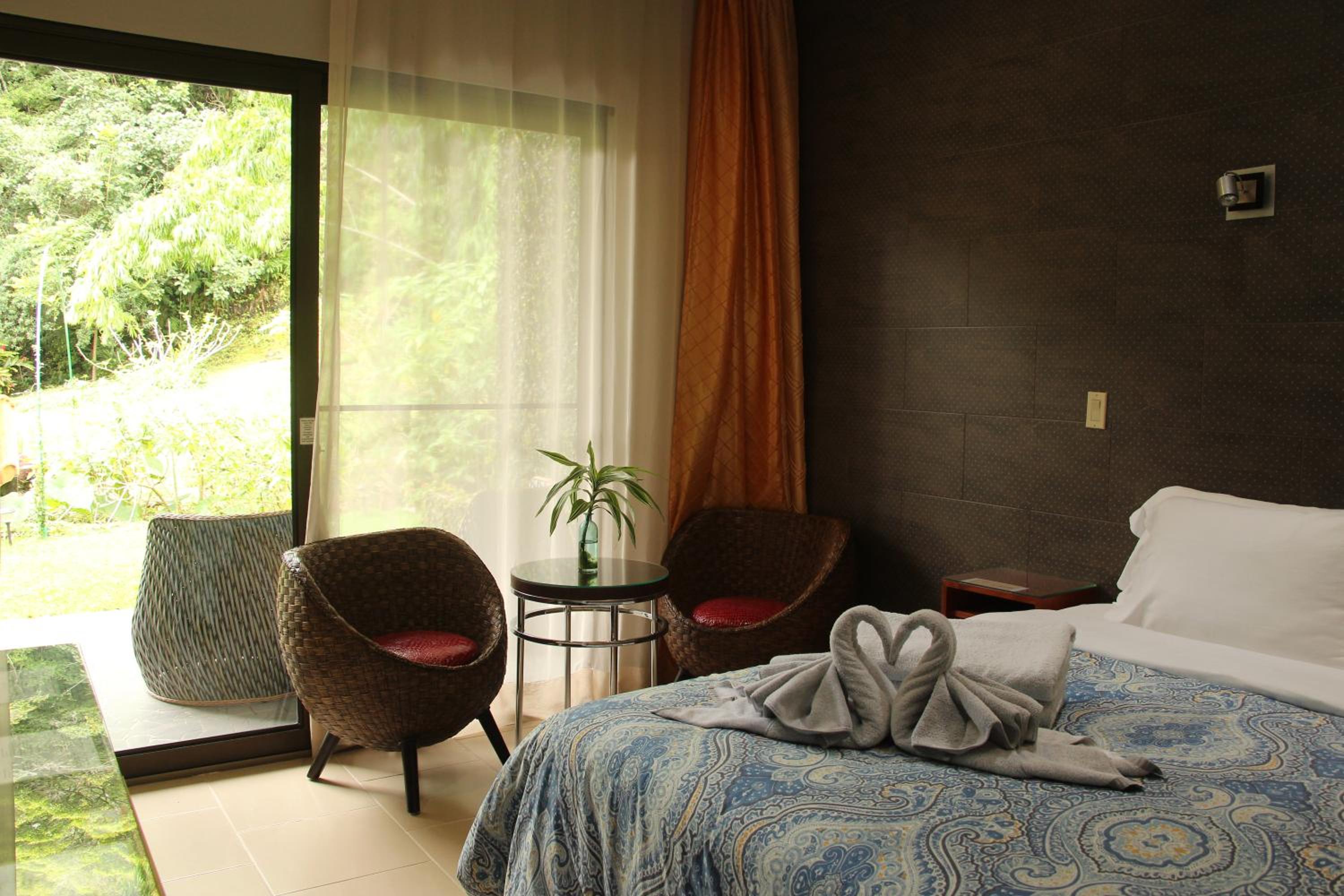 Deluxe King Room photo 1