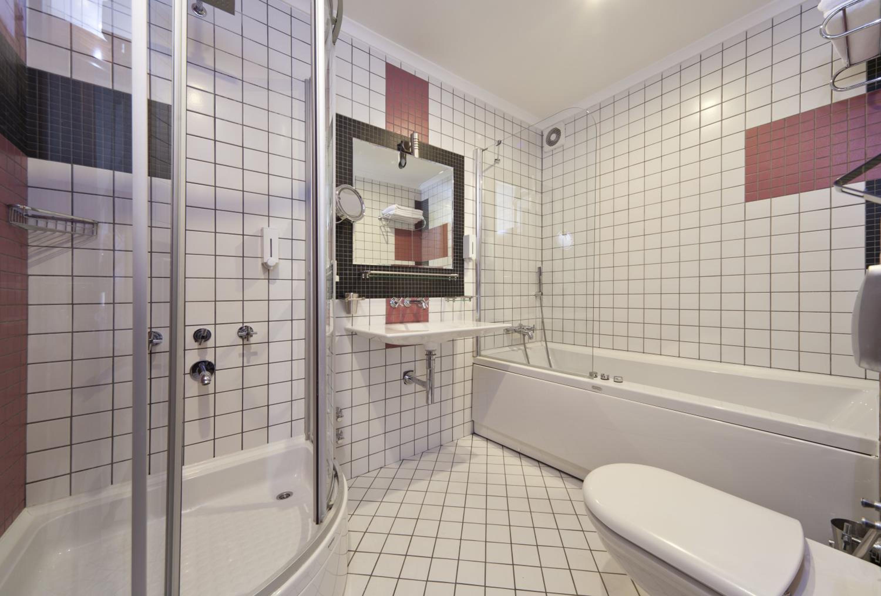 Deluxe King Suite - Photo 6