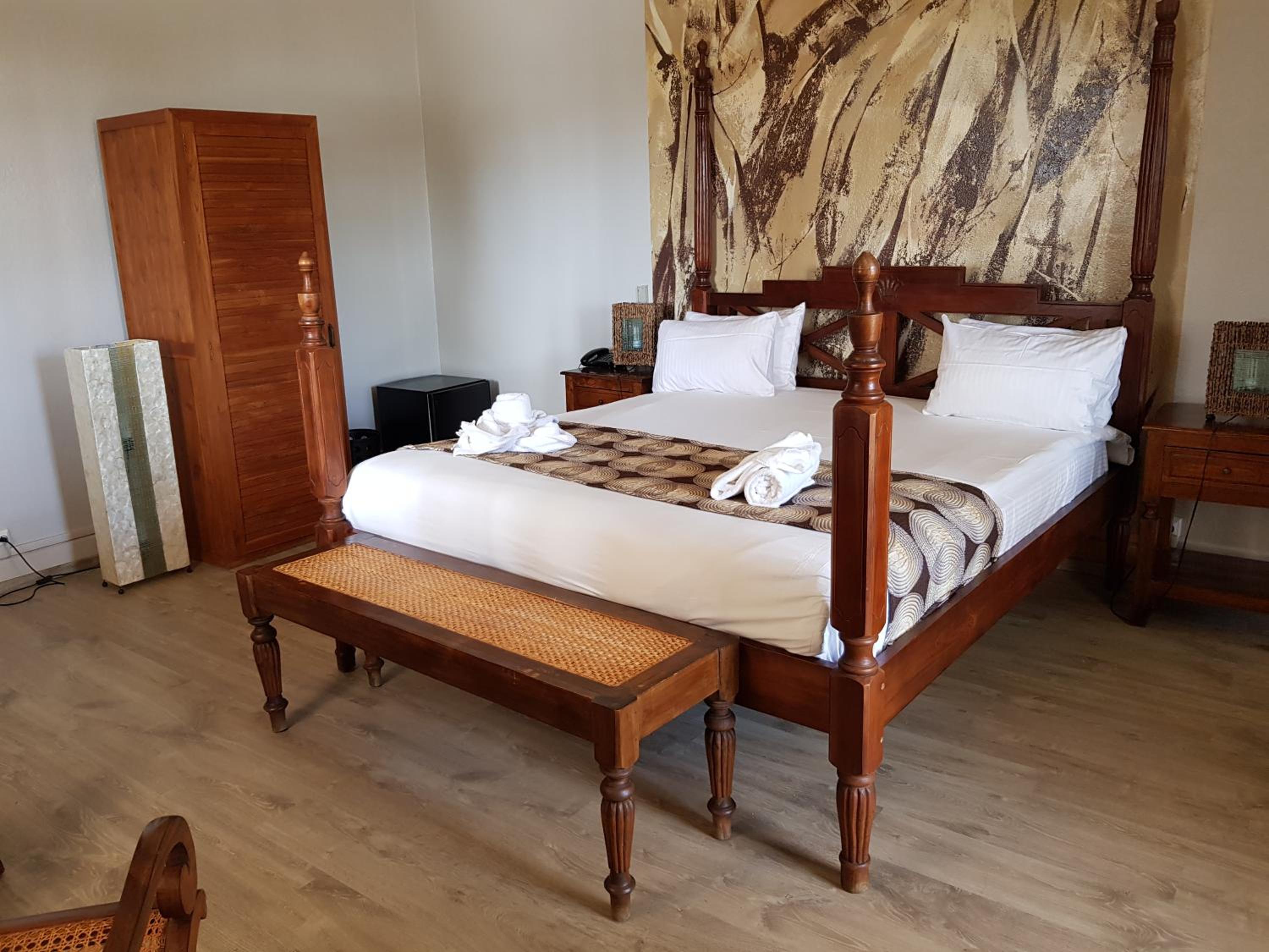 Double Room with Pool View photo 3