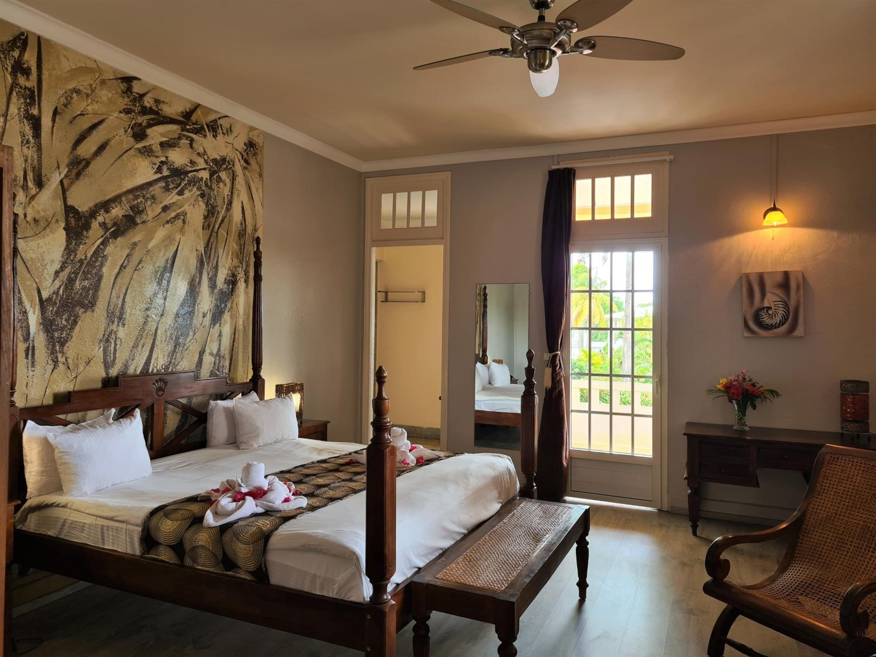Double Room with Pool View