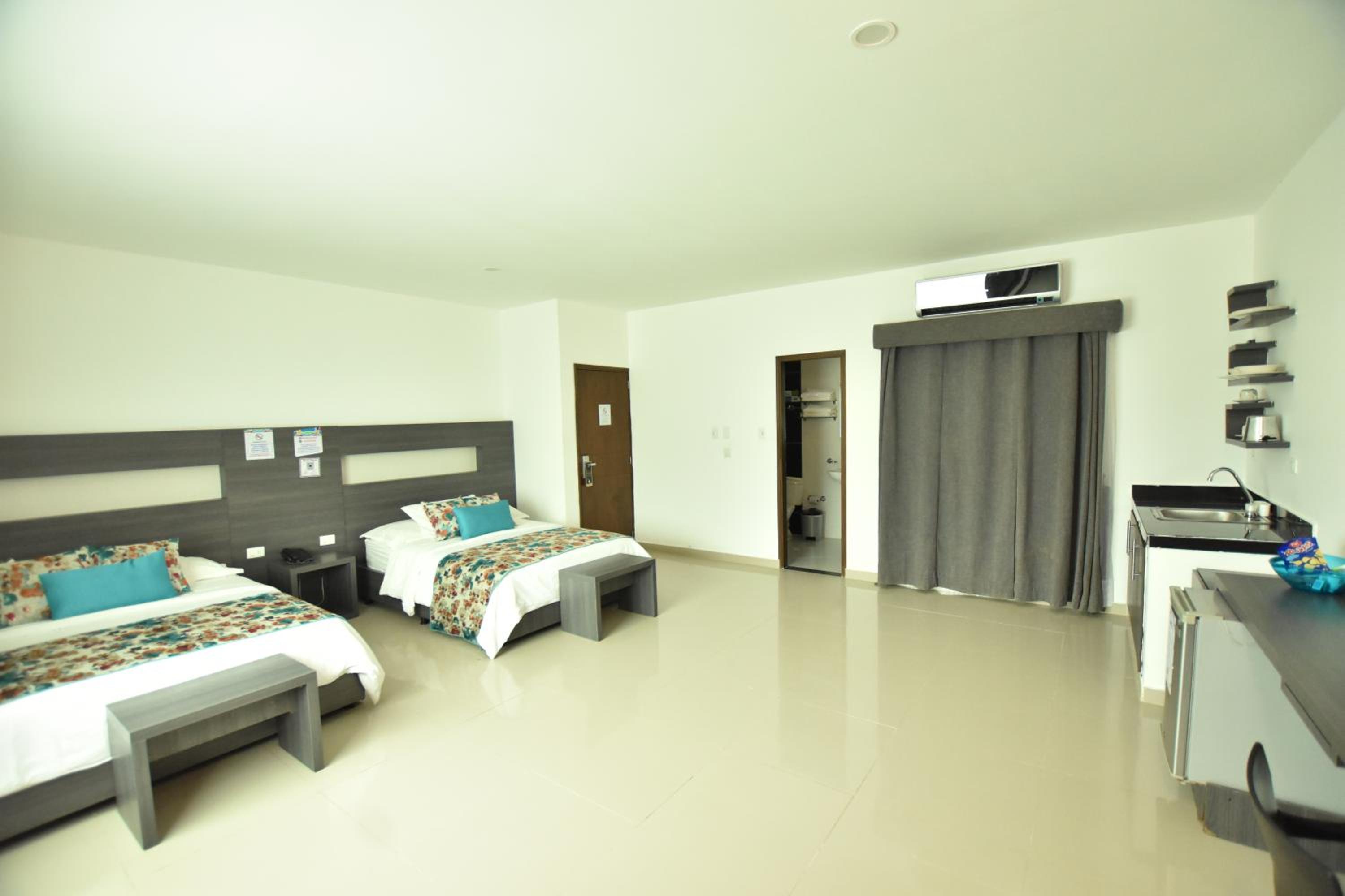 Deluxe Twin Room photo 2