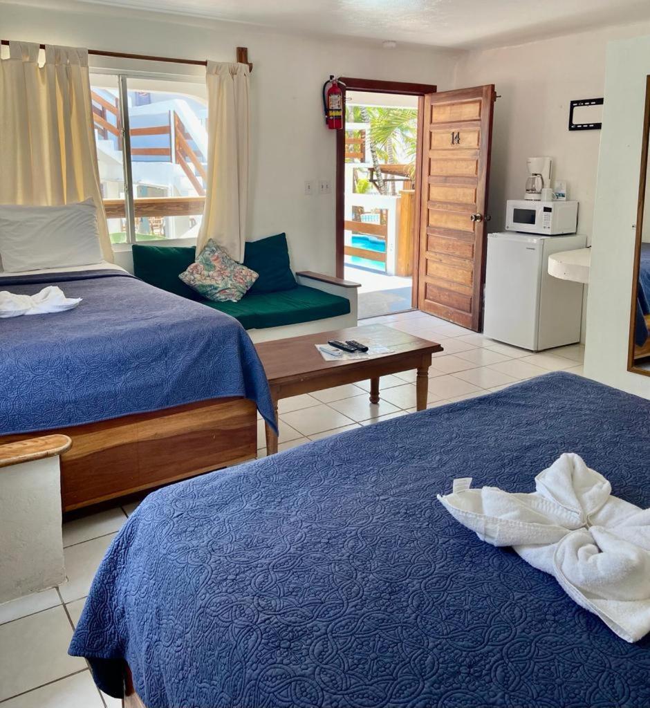 Queen Room with Pool View photo 1