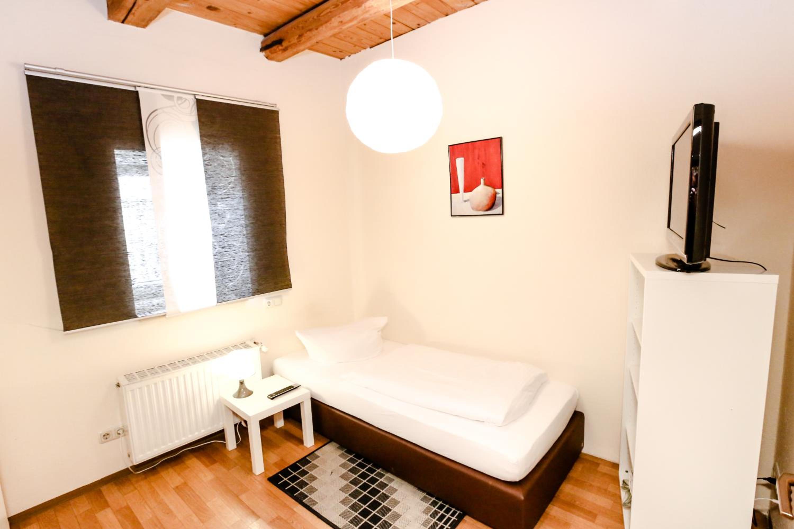 Single Room photo 3