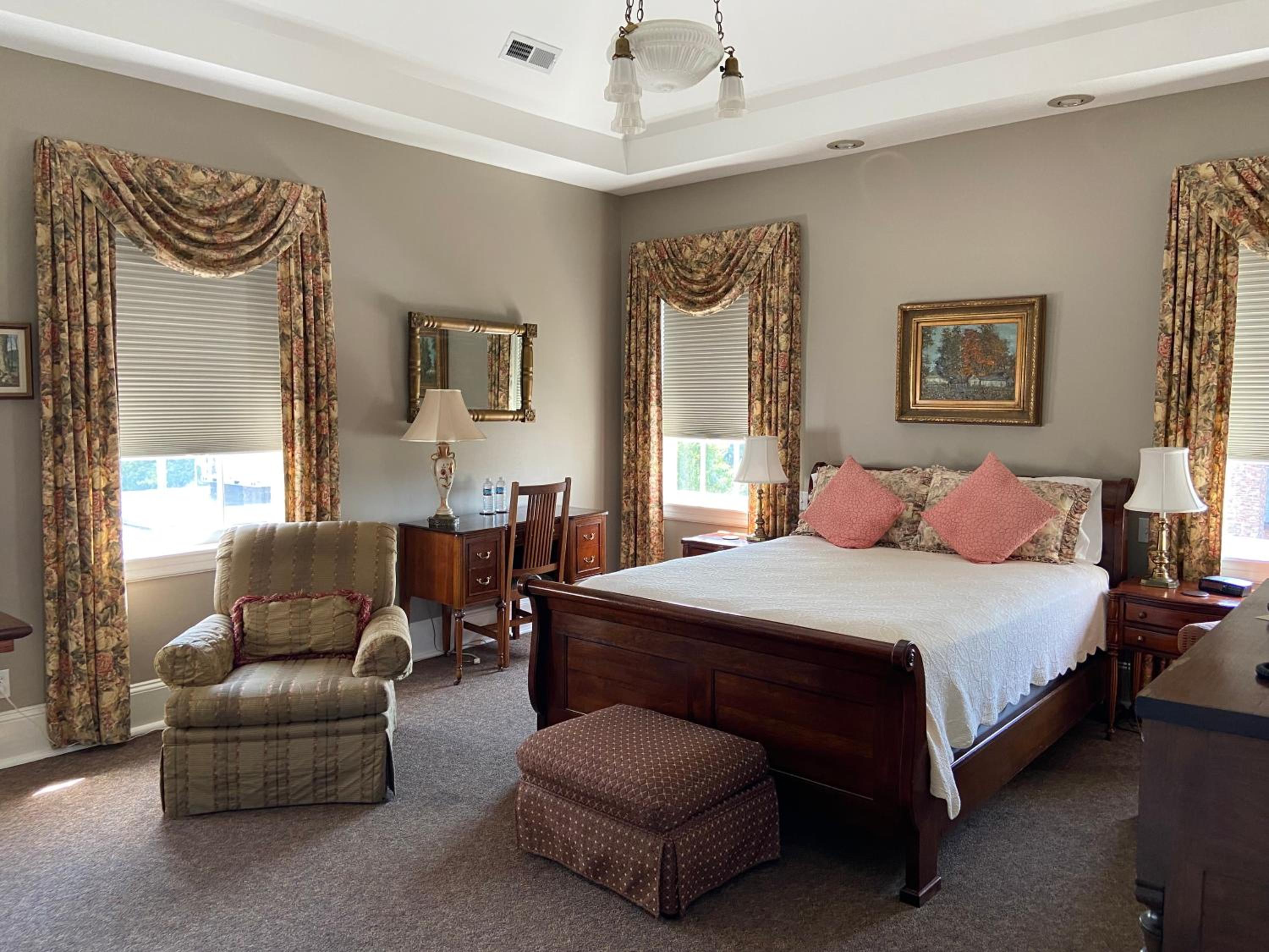 Queen Room - Martin House photo 1