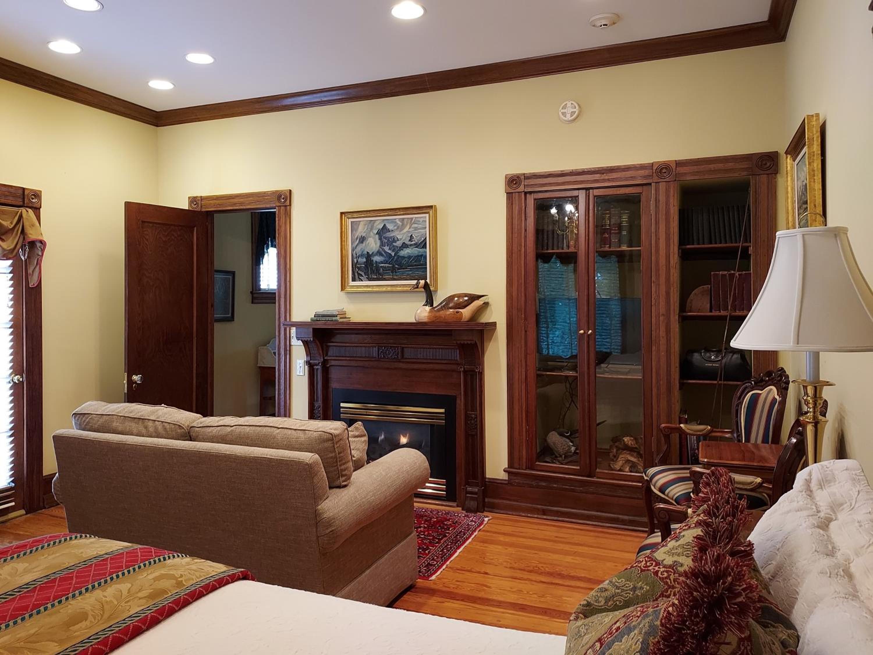 King Suite with Balcony - Thompson House photo 1
