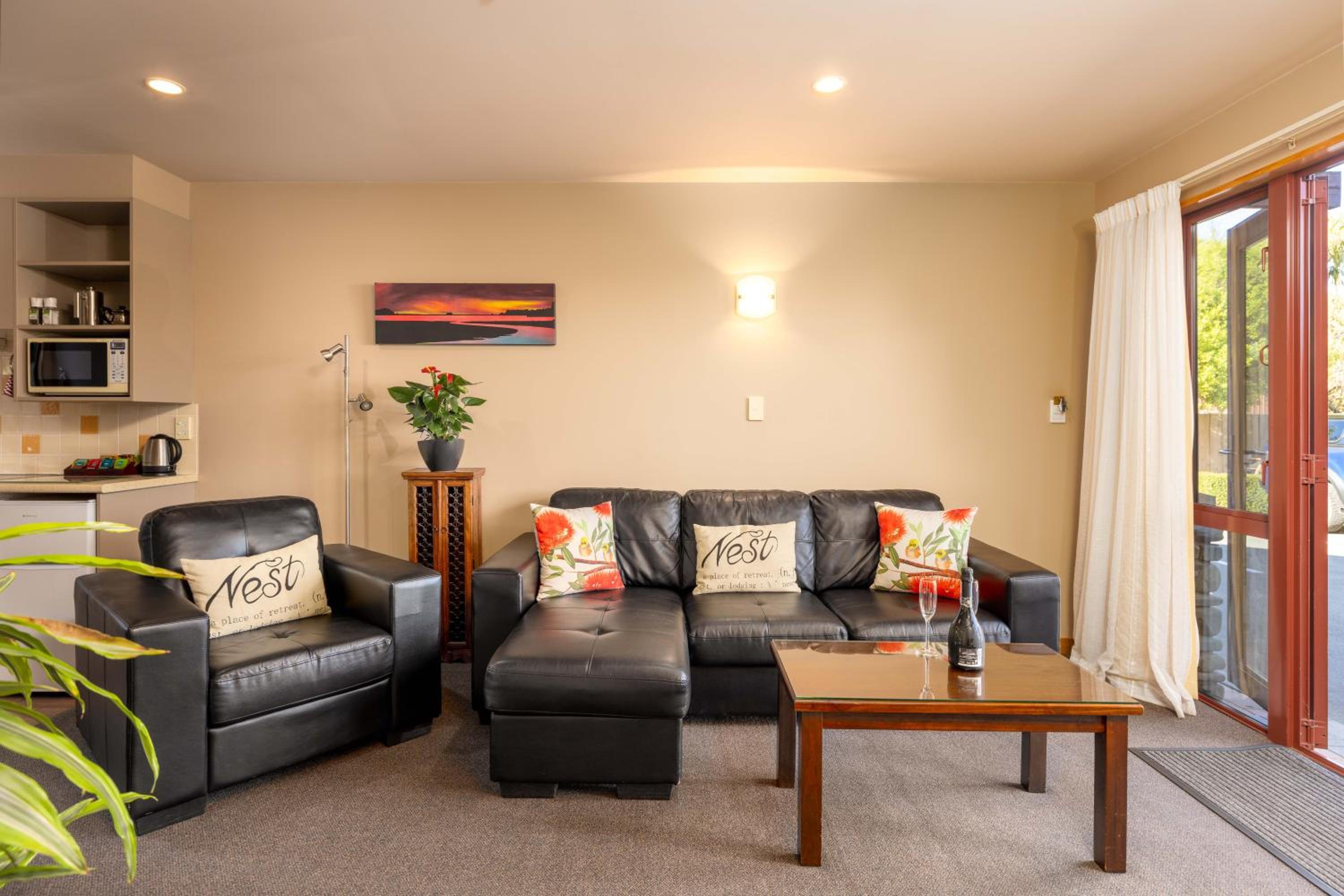One-Bedroom Spa Suite - Photo 1