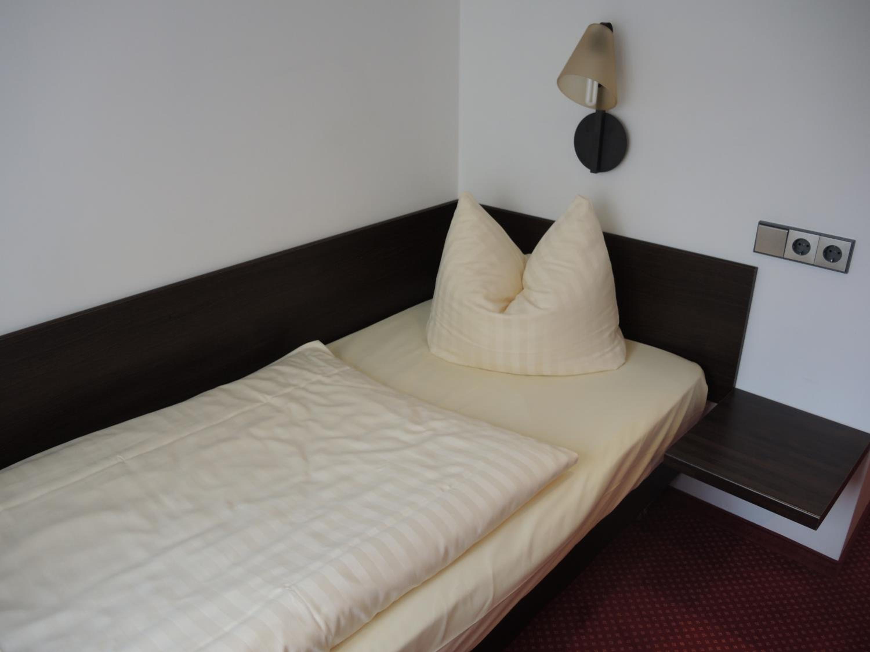 Single Room photo 3
