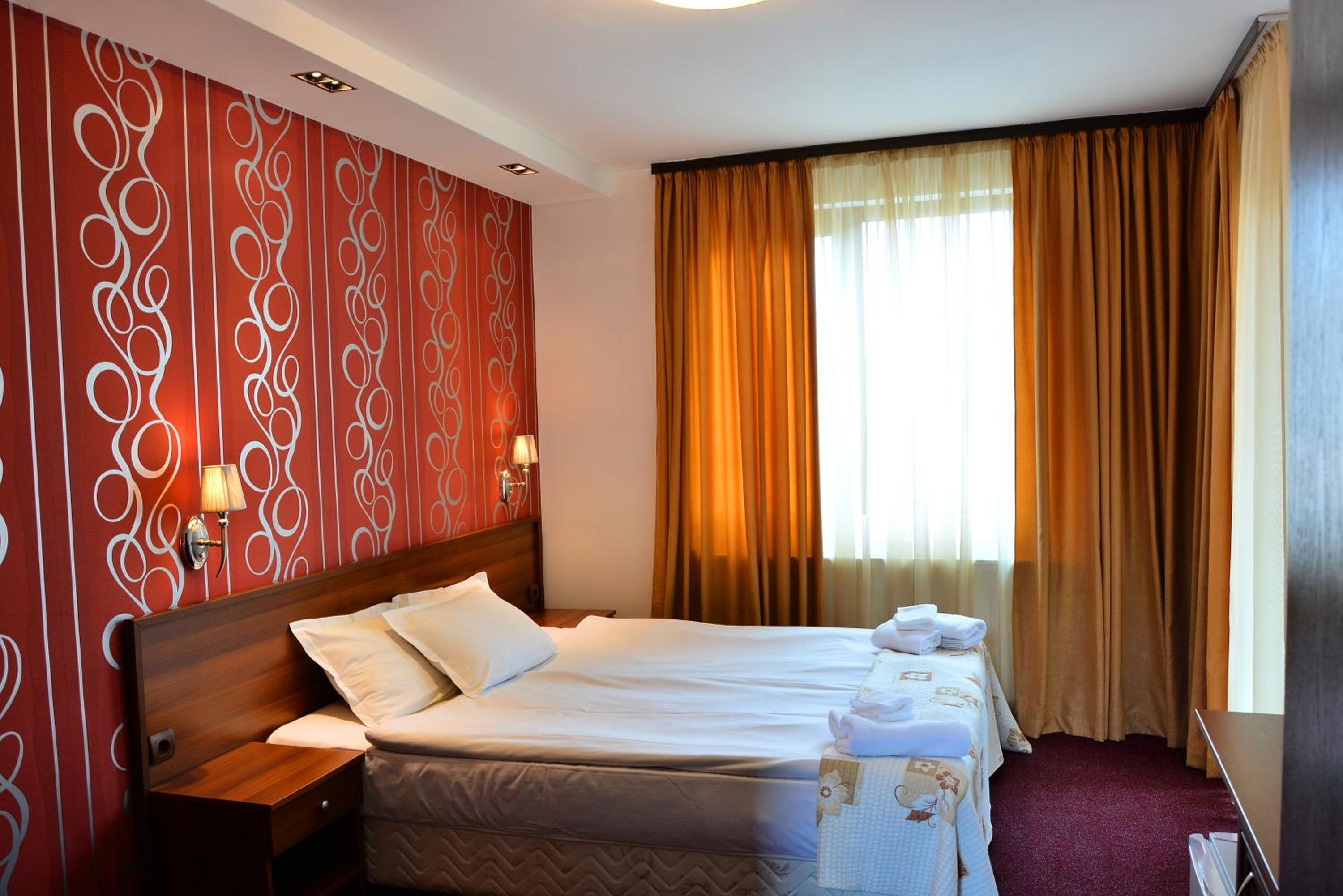 Deluxe Double Room with Balcony - Photo 1