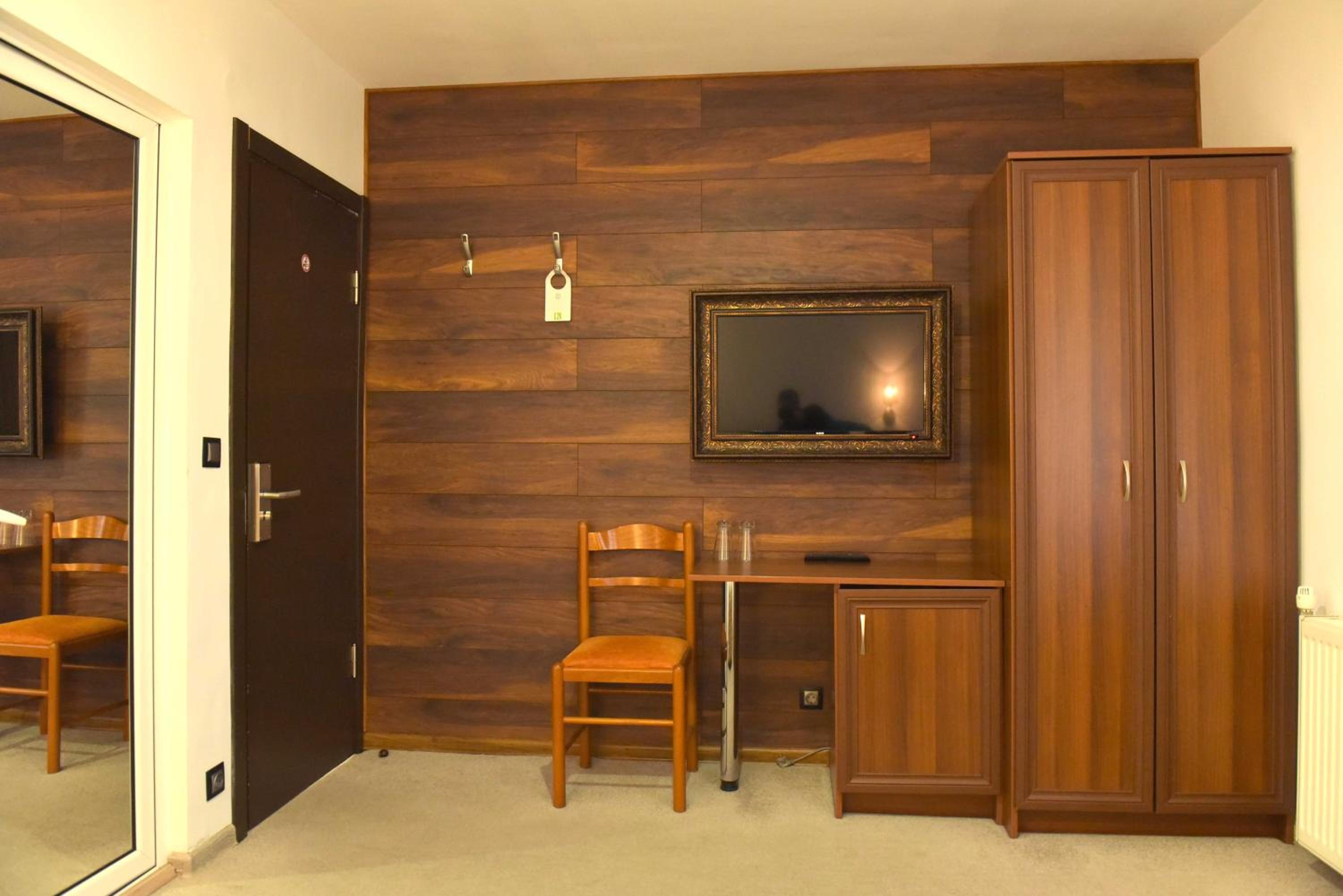 Deluxe Double Room with Balcony - Photo 2