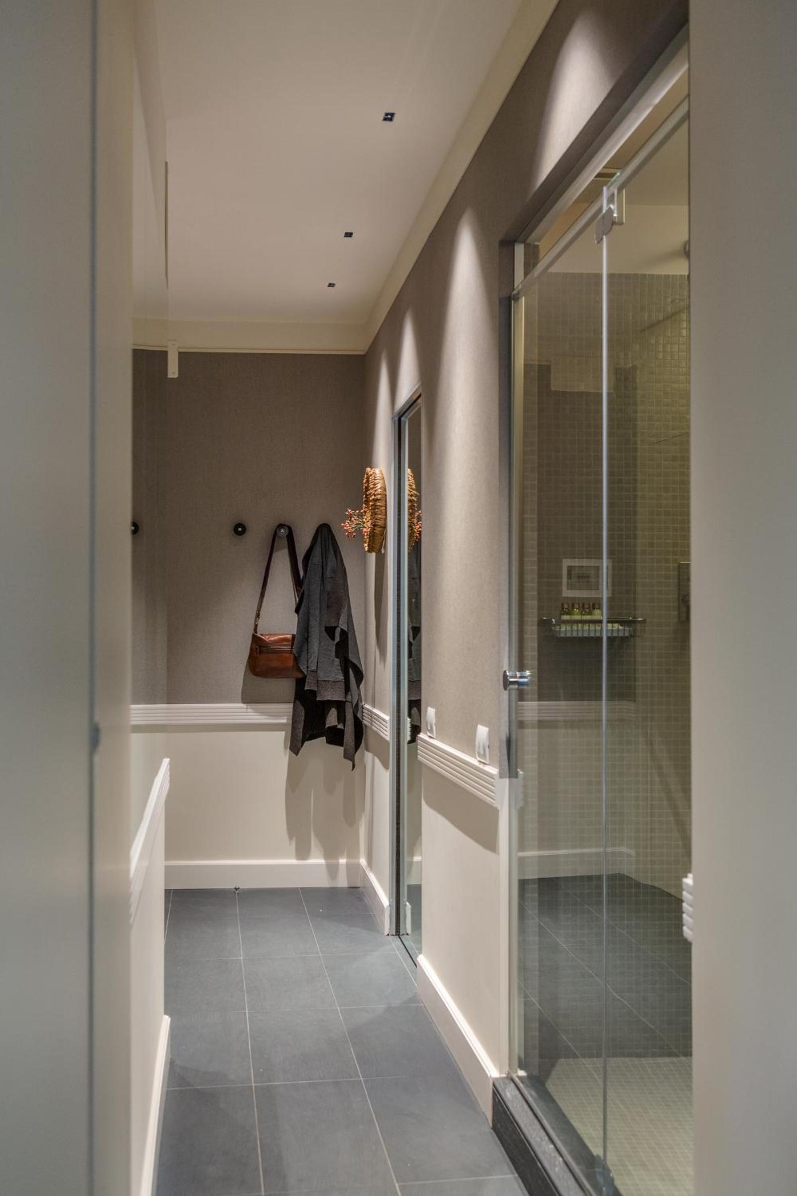 Large Double or Twin Room with City View photo 2